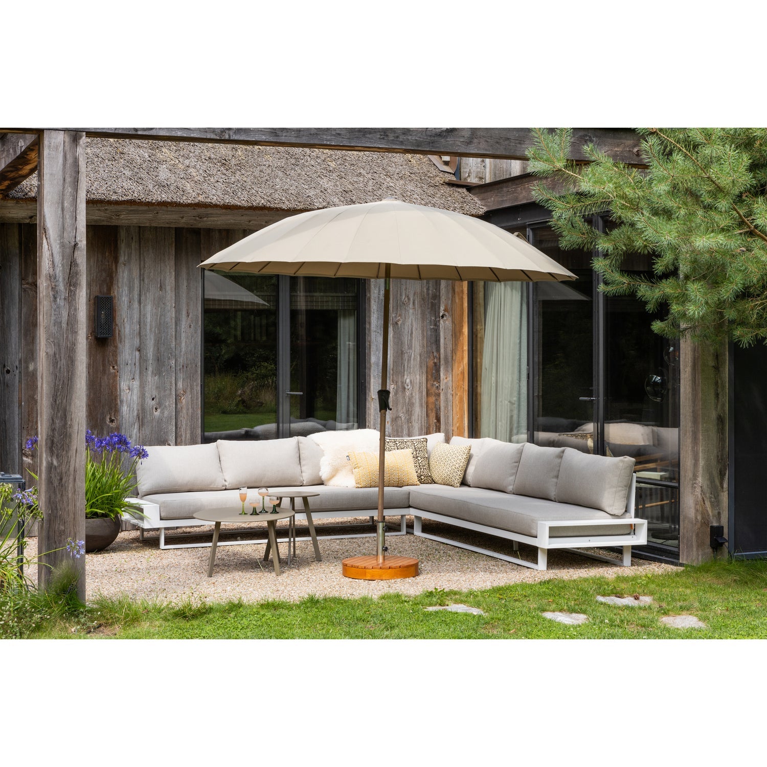 MONICA green garden parasol with beige base