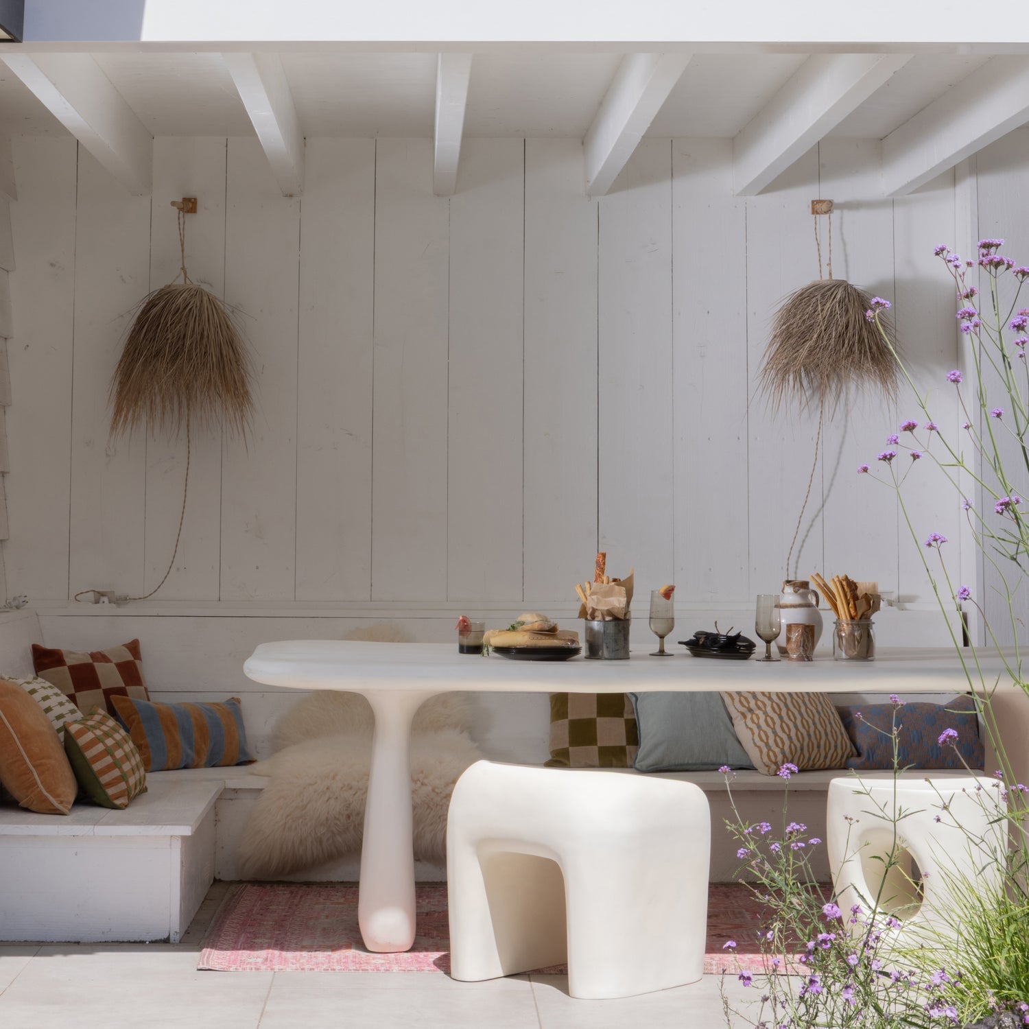 Záhradný stolík NIVO krémový