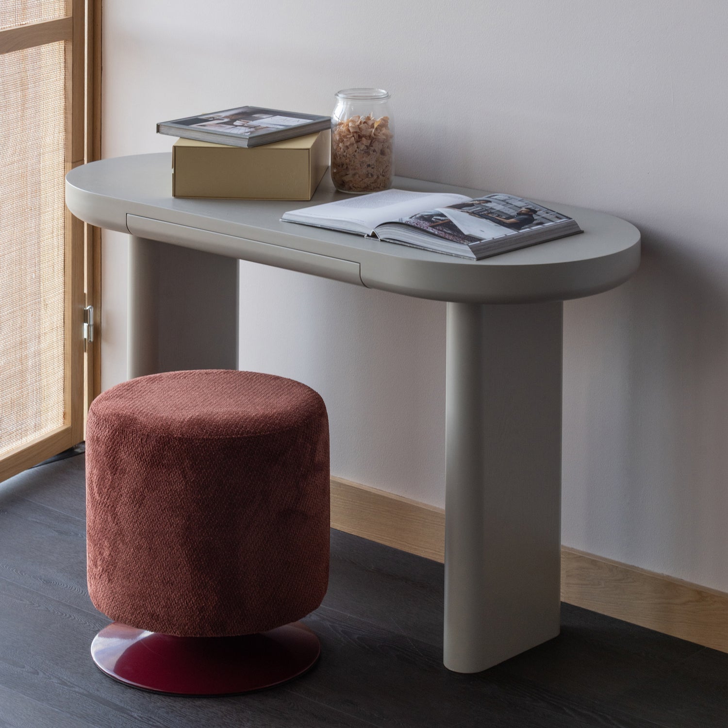 ISLEN Burgundy Swivel Pouf