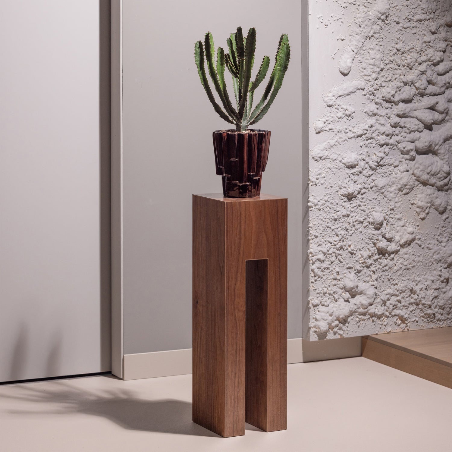 PLANTOR Dark Brown Walnut Veneer Plant Stand