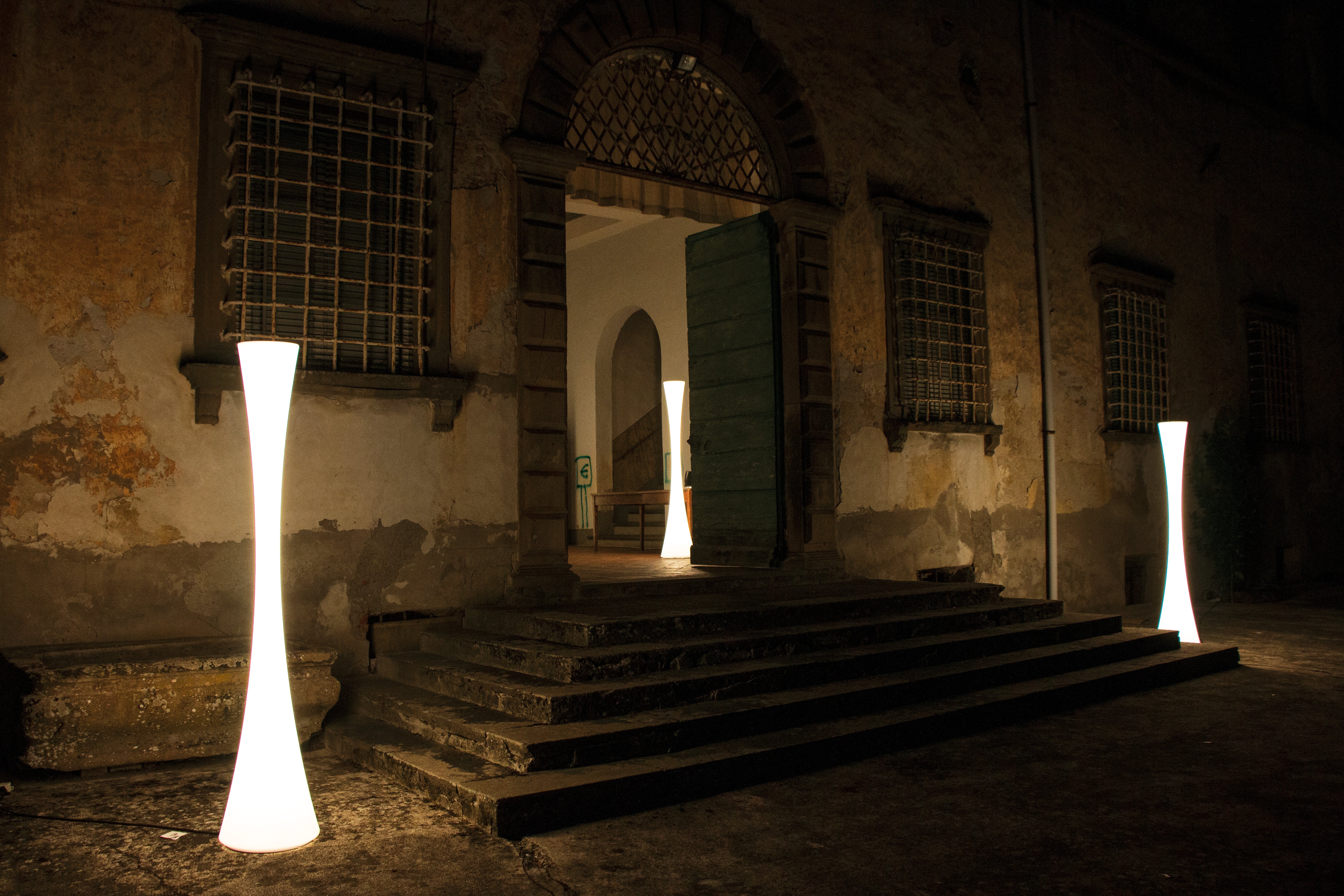 BICONICA Floor Lamp in Glossy White