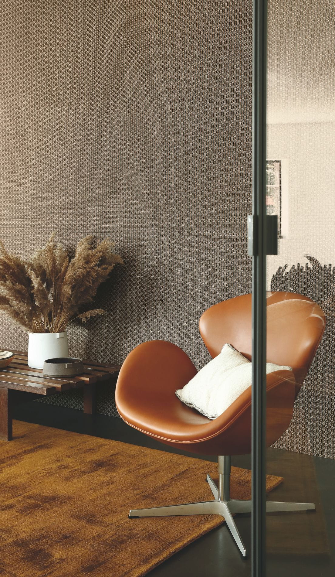 Tapeta štruktúrna v pletenke TRENZA - NOIR čierna so zlatou