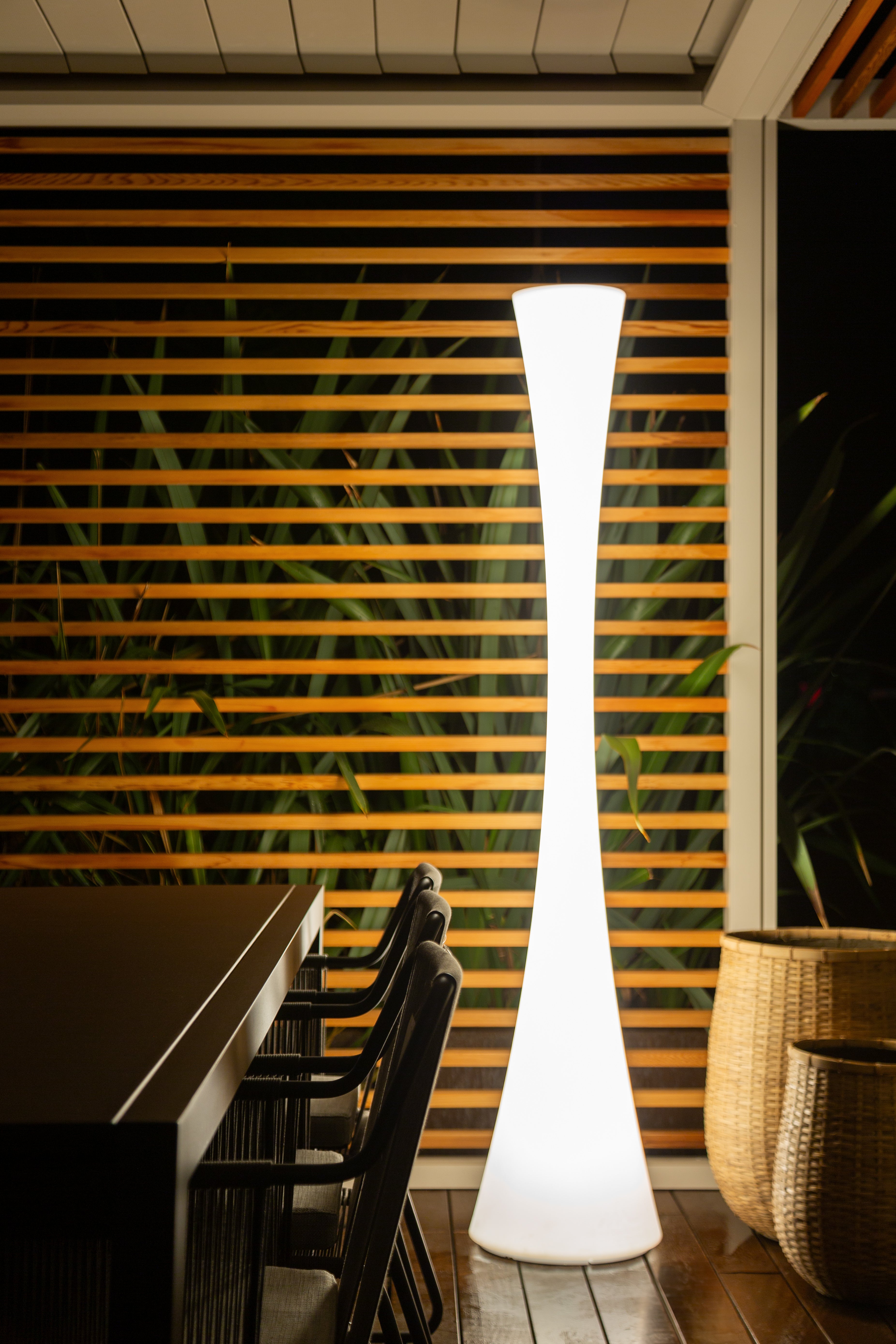 BICONICA Floor Lamp in Pearl Gold