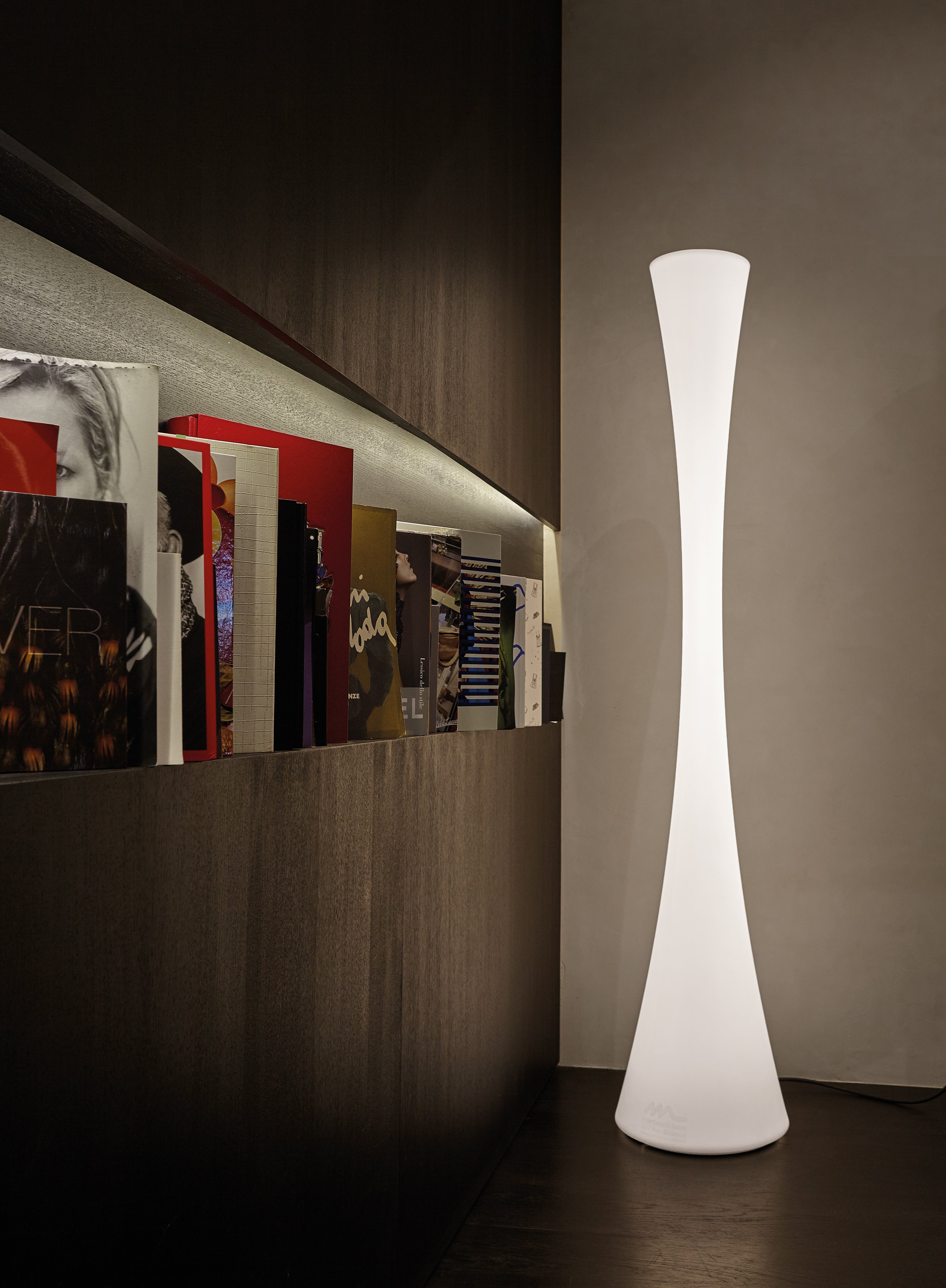 BICONICA Floor Lamp in Pearl Gold