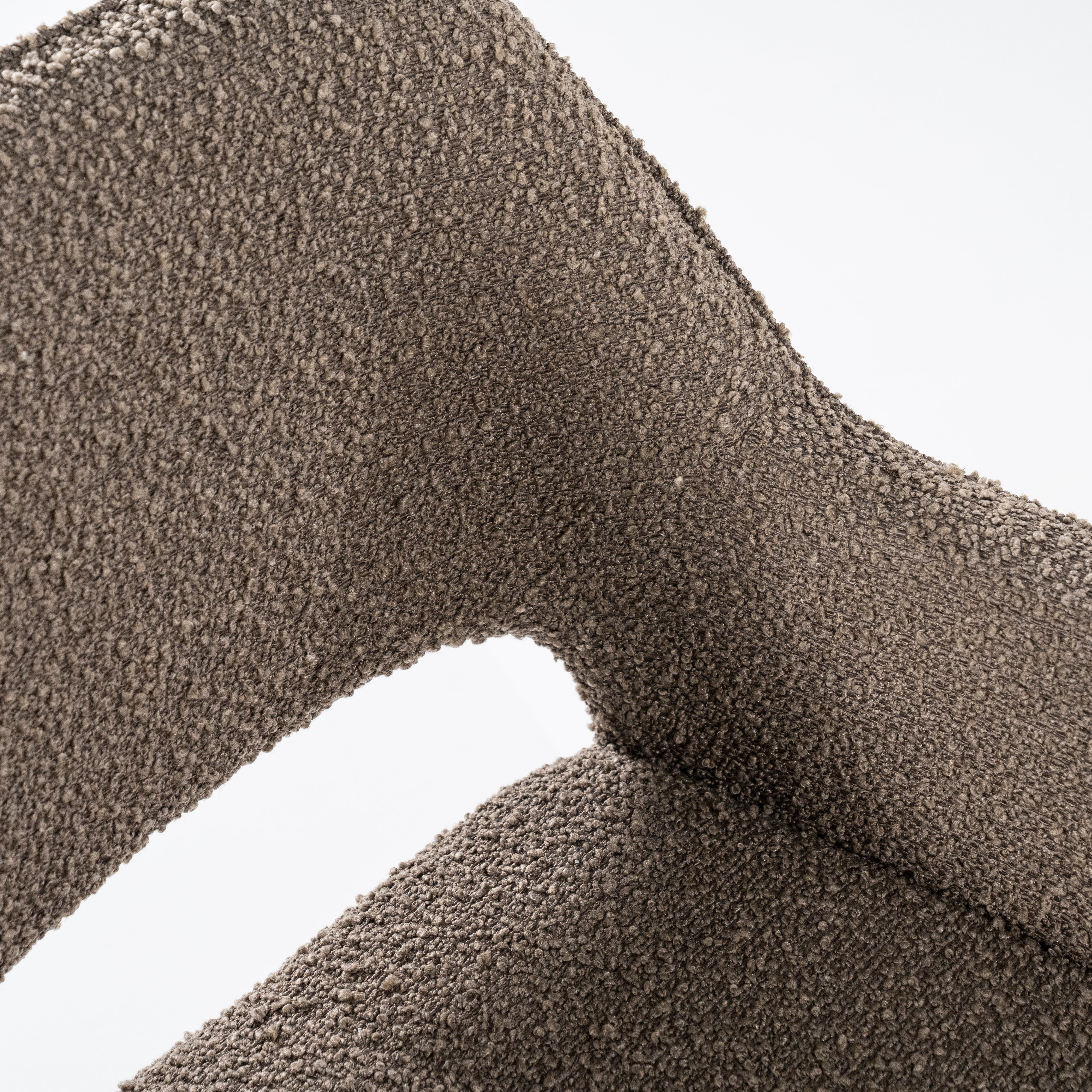 Stolička FABIO tmavohnedá s čiernym podstavcom