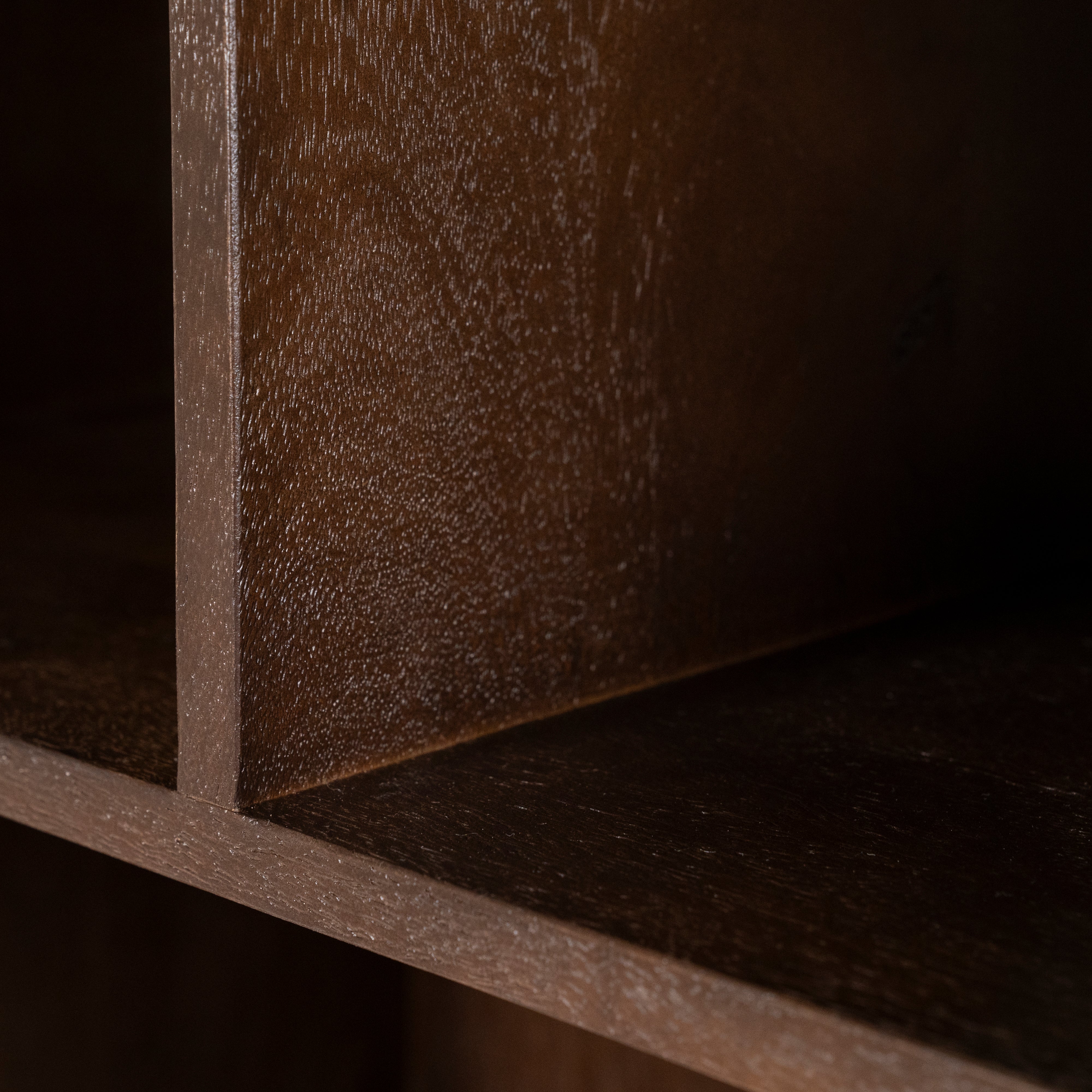 Regál LIO hnedé mango drevo s travertínom