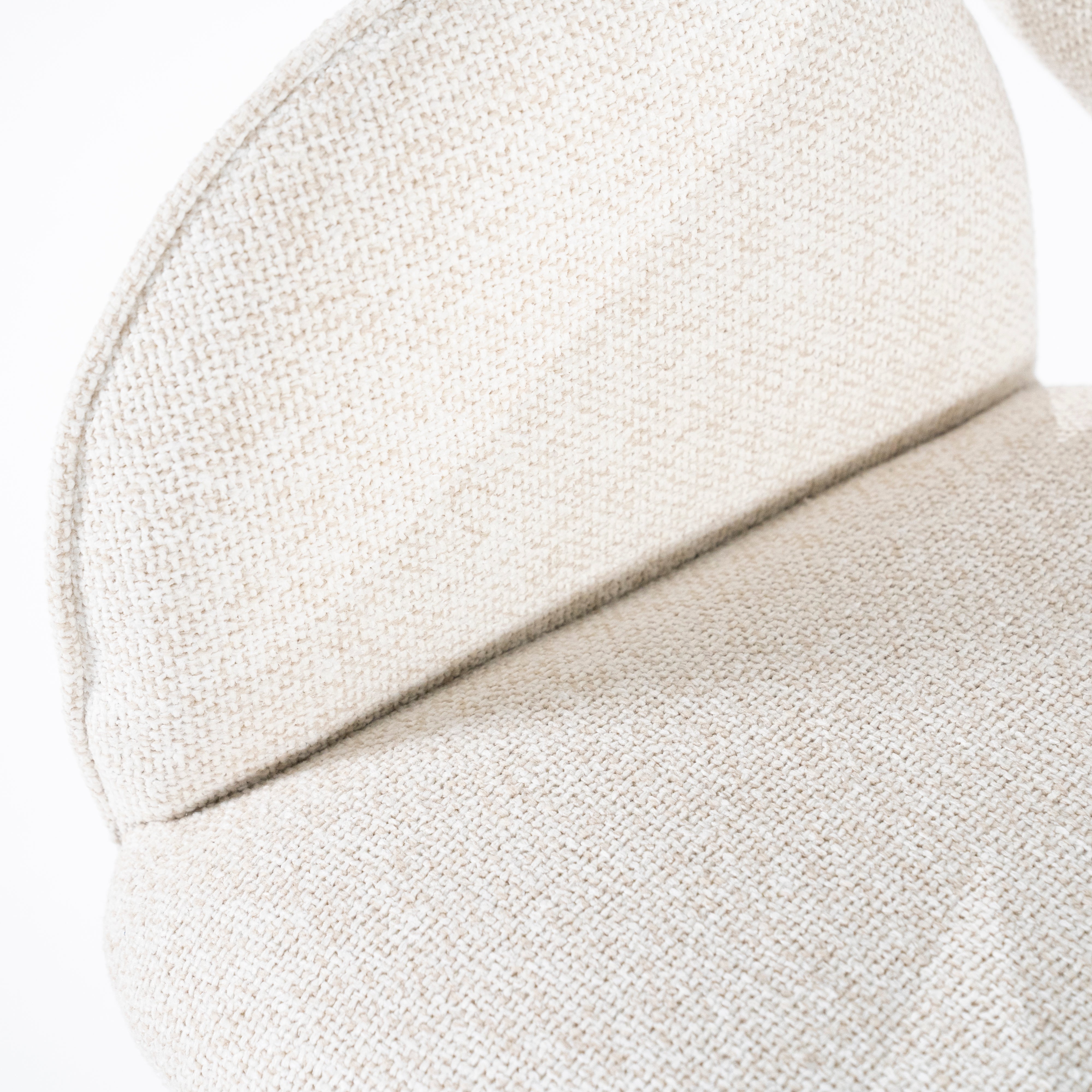 Stolička ROSALIN krémová s čiernym podstavcom