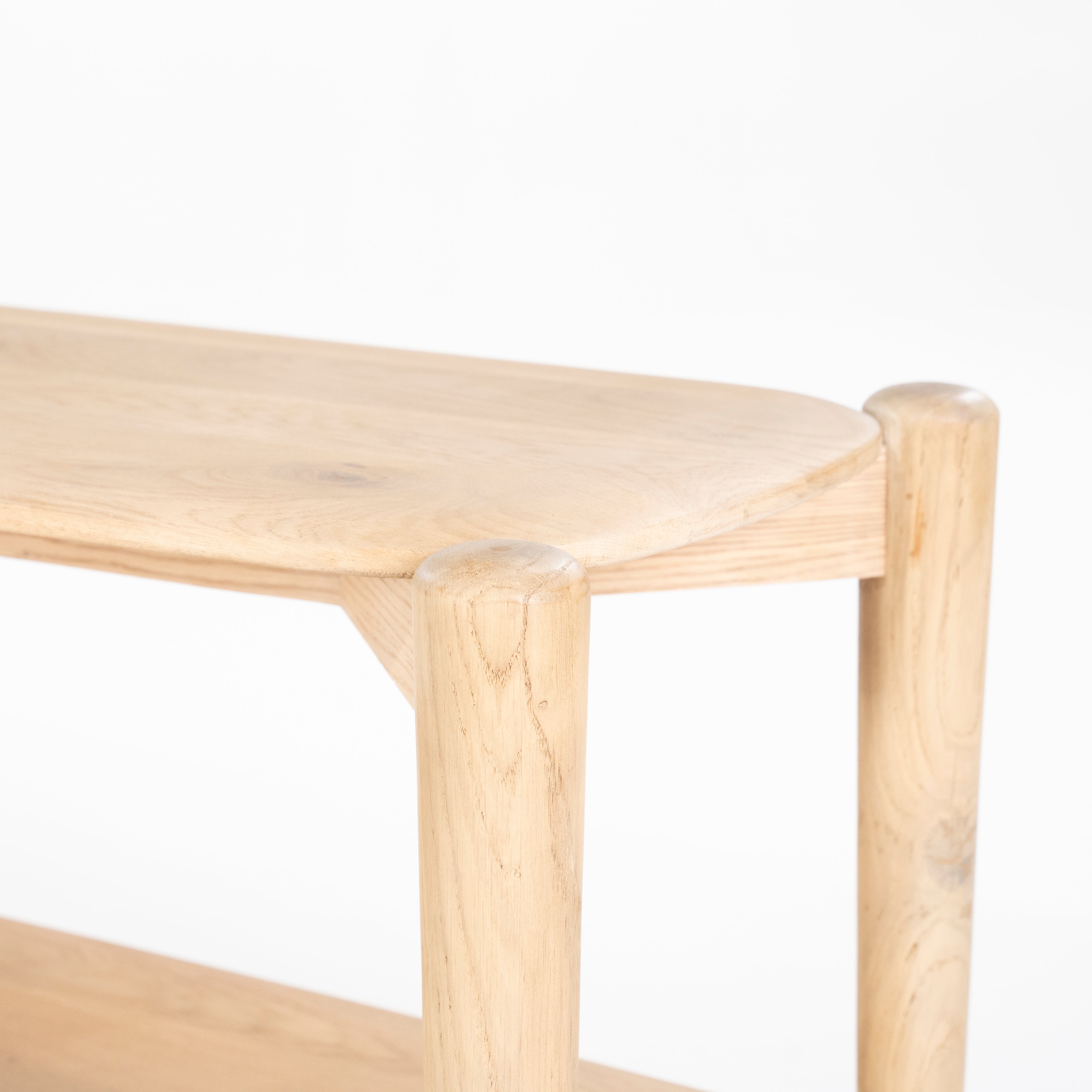 Televízna skrinka SELBU z dubového dreva