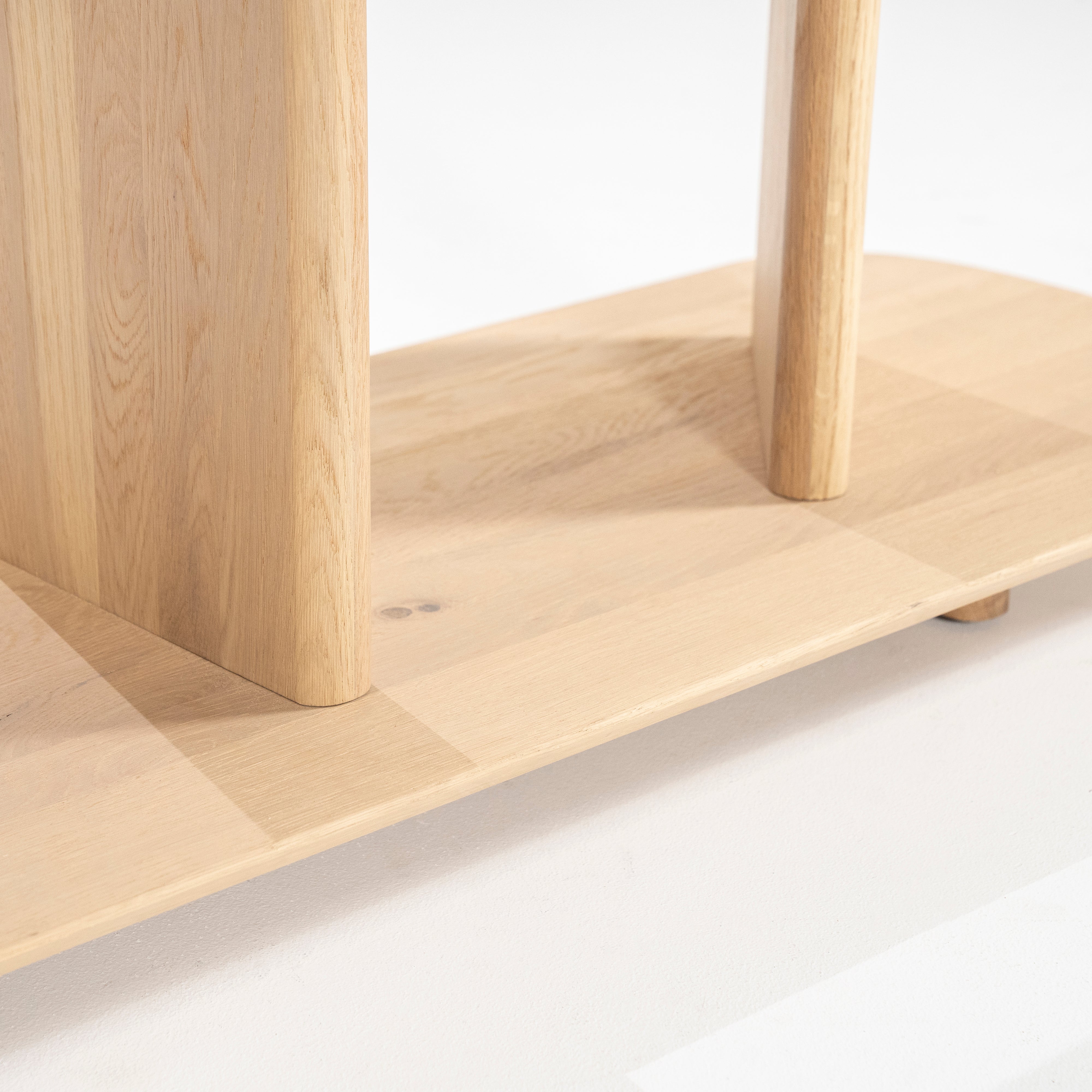 Televízna skrinka TY z dubového dreva