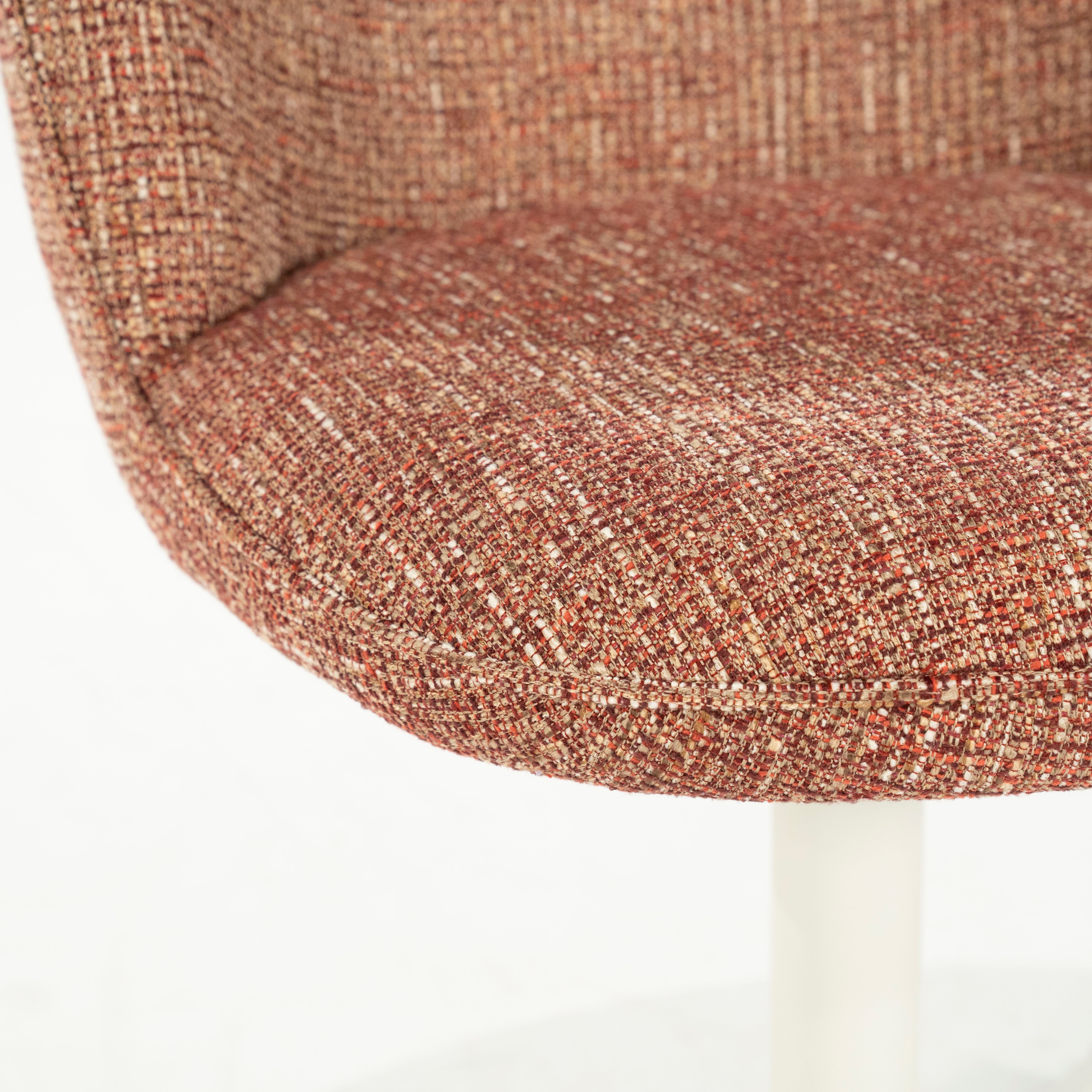 Otočné kreslo MOLLY terakota s krémovým podstavcom