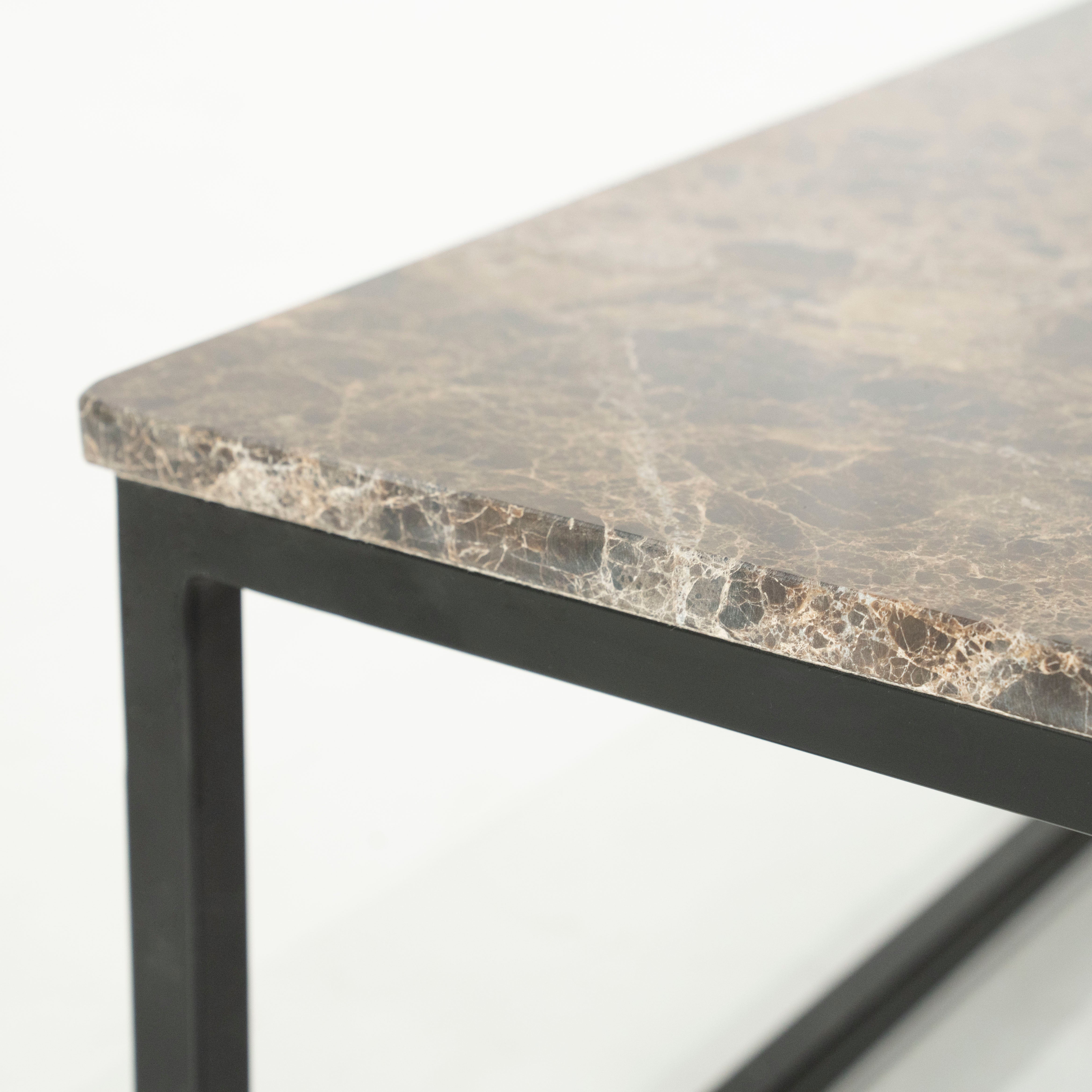 Stolik kawowy RICO ciemnobrązowy marmur z metalową podstawą