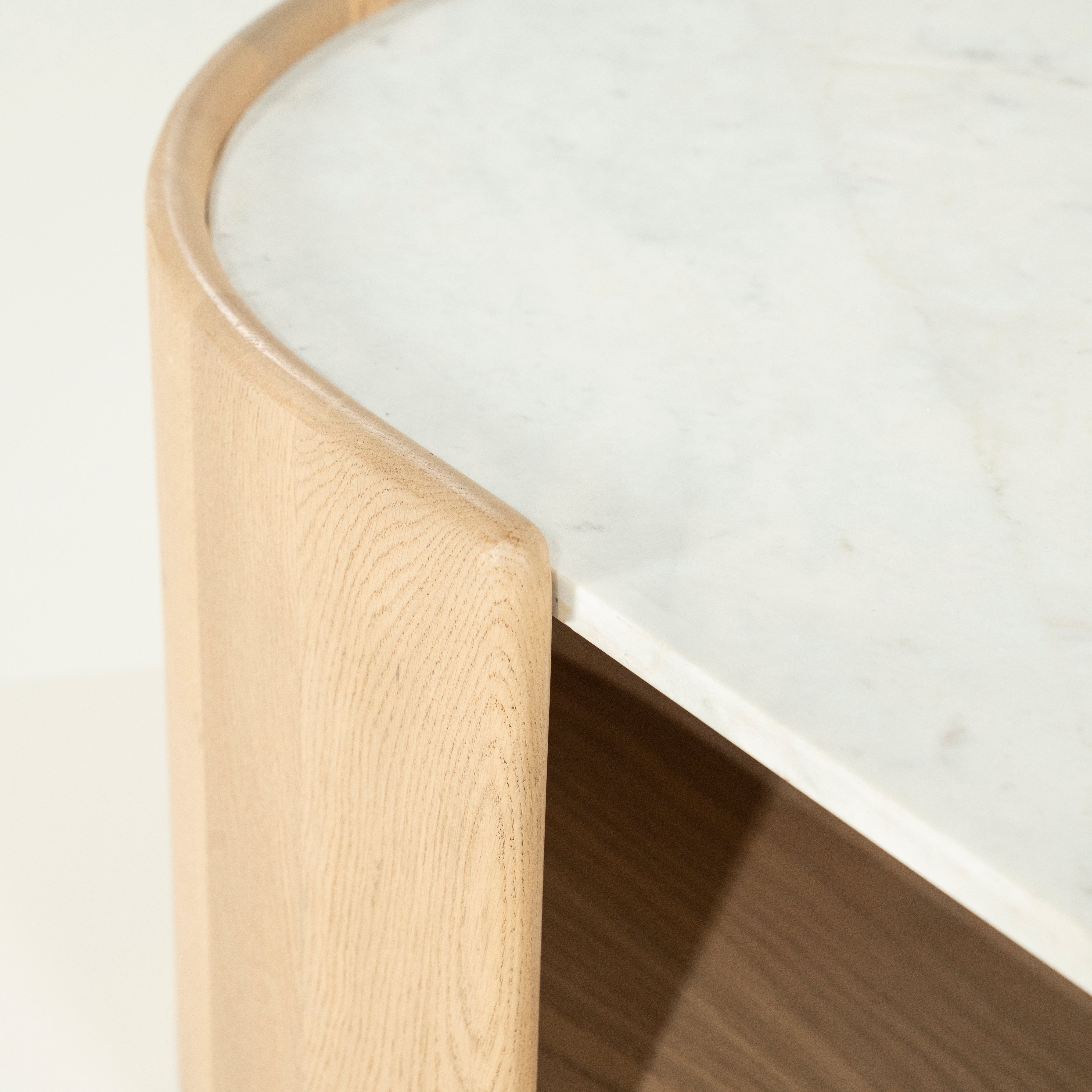 Kávový stolík DON z dubového dreva s mramorovou doskou