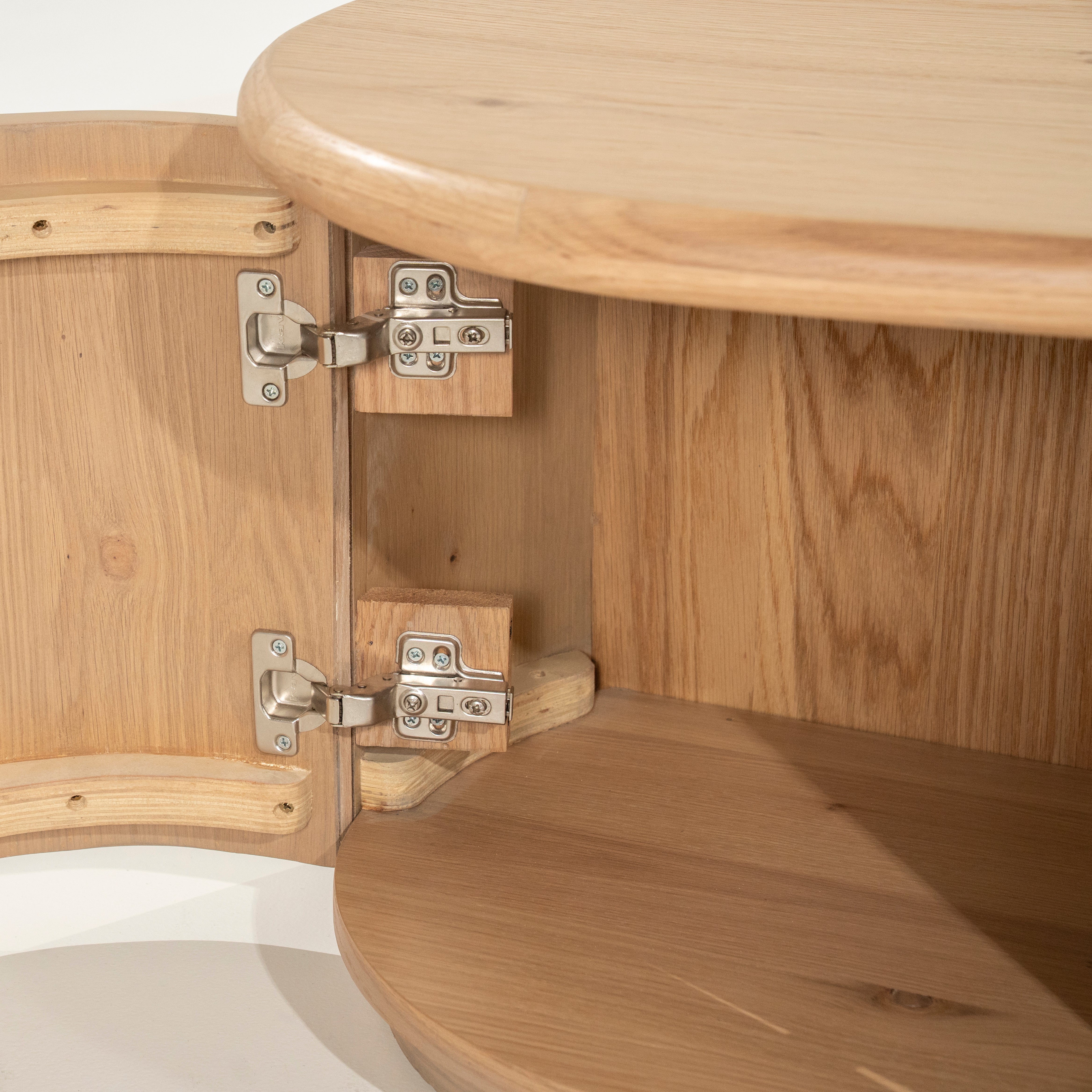 Televízna skrinka JOSH z dubového dreva