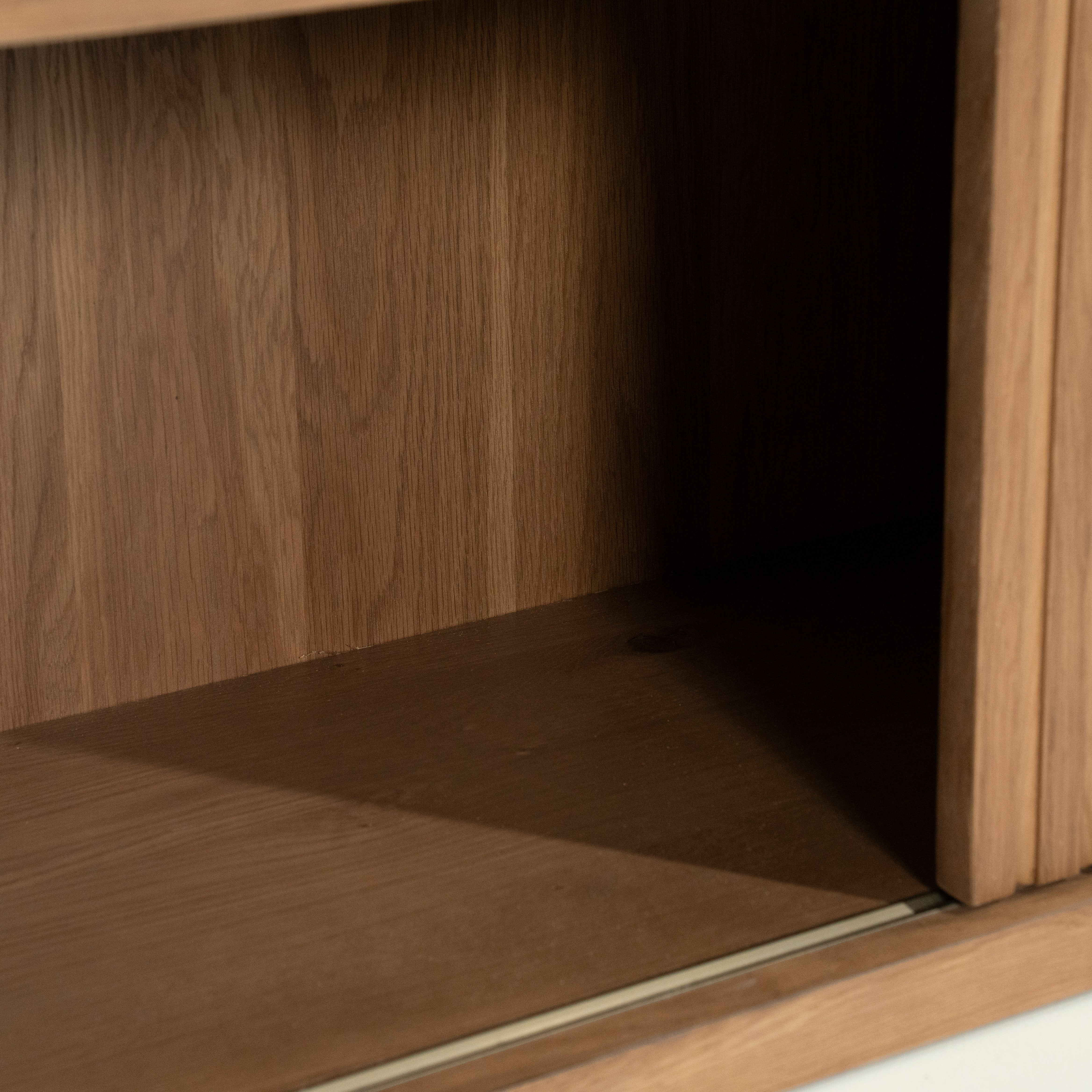 Televízna skrinka MILO tmavé dubové drevo