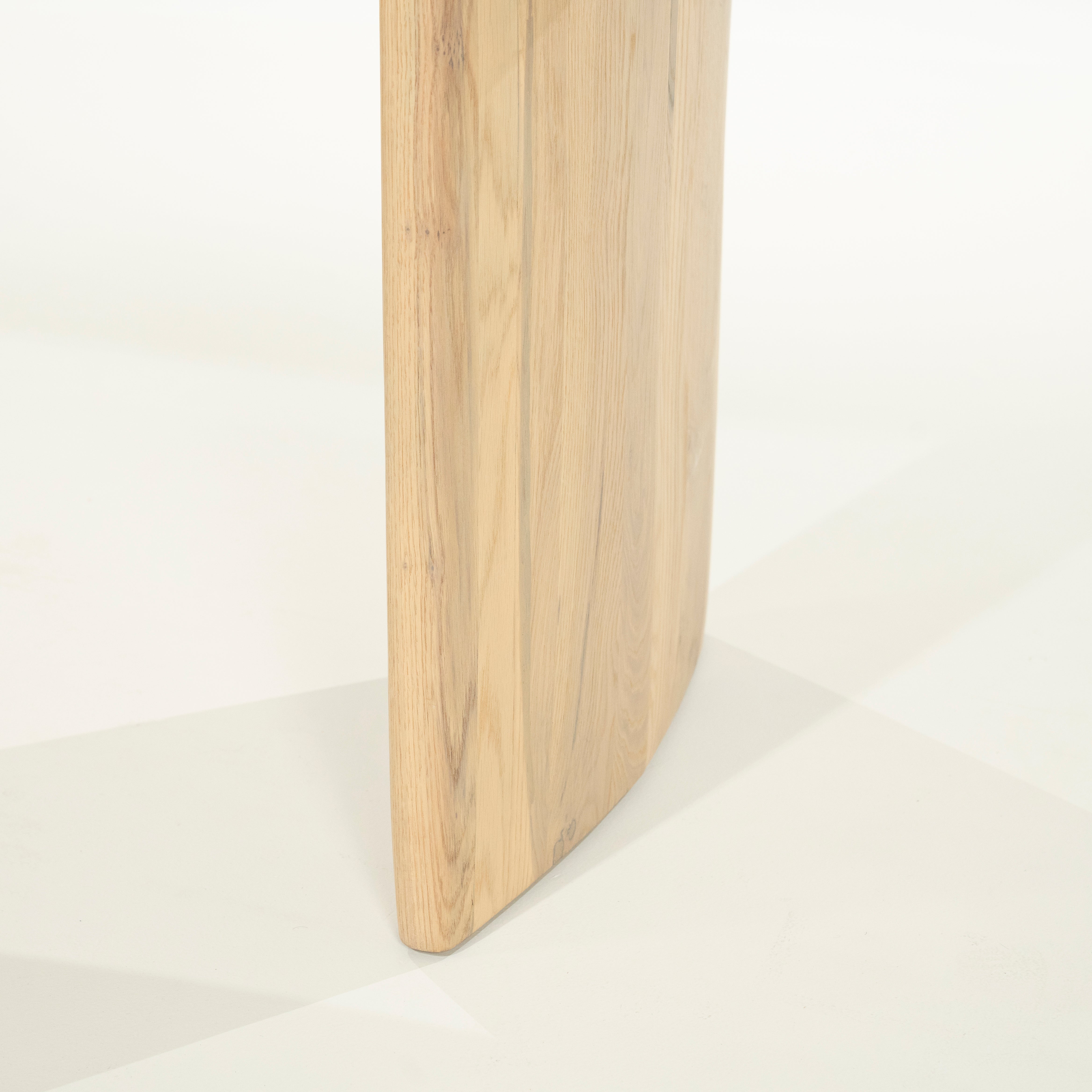 Ovalný stôl DEX z dubového dreva