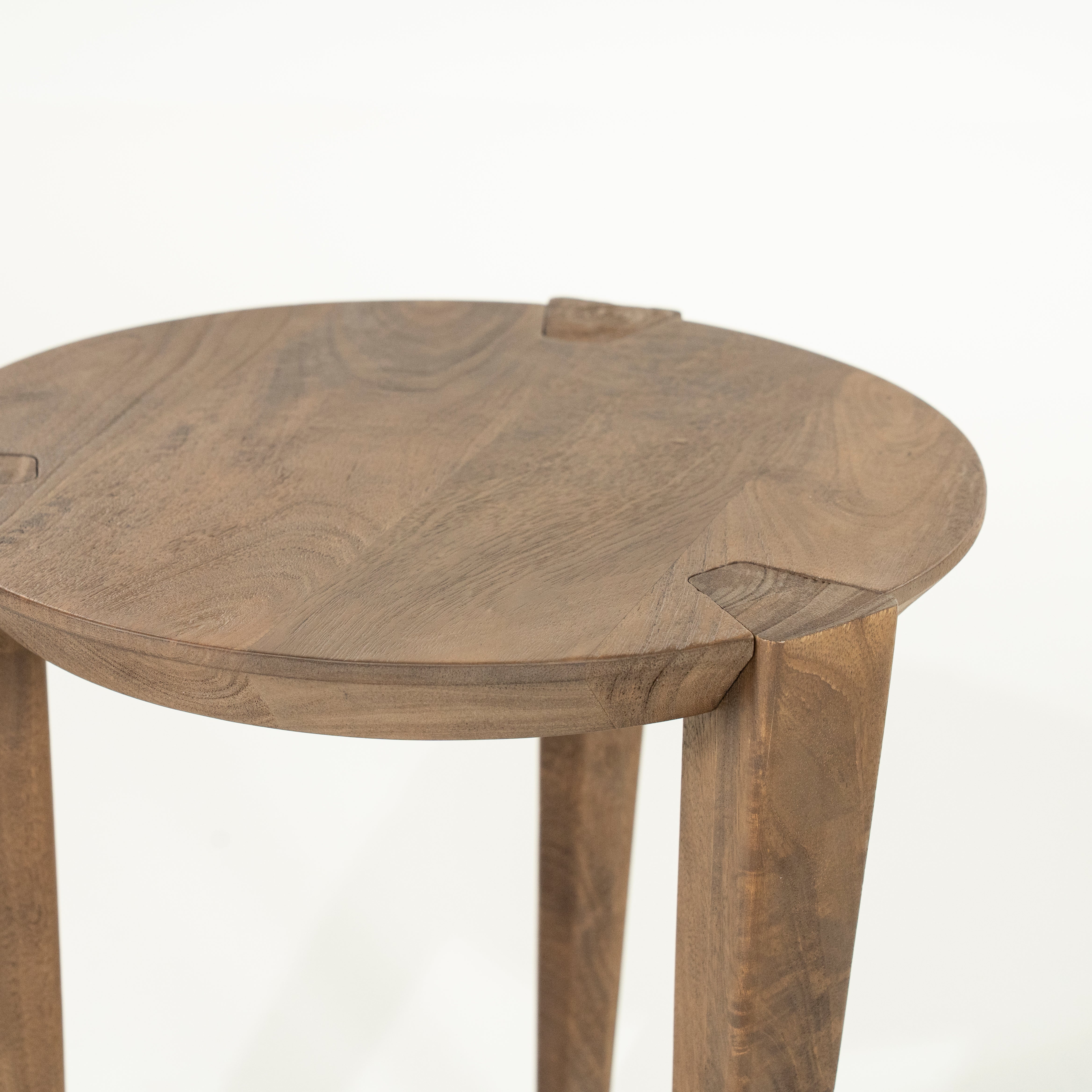 Bočný stolík DAVINA mango drevo