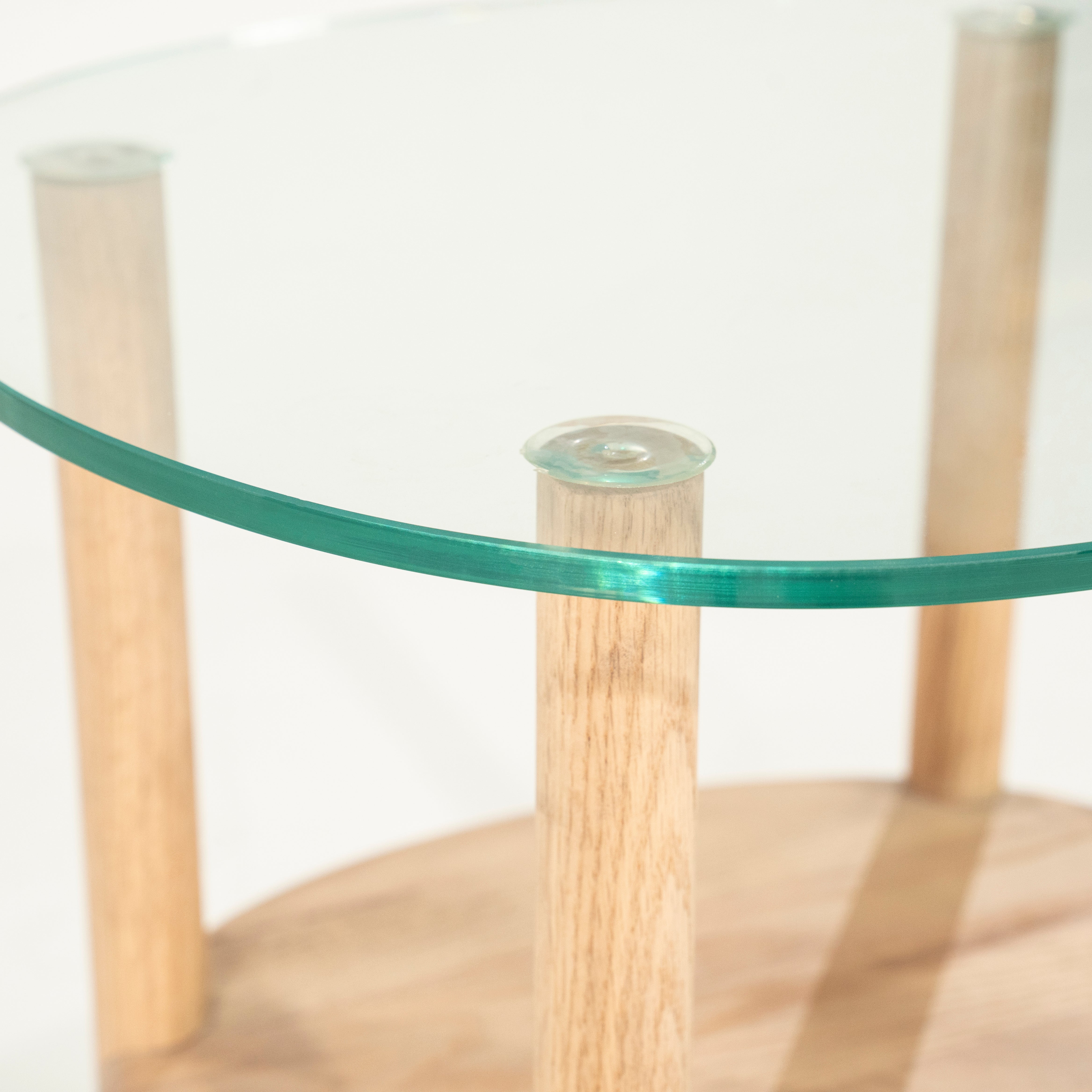CLEO side table made of oak wood with a glass top