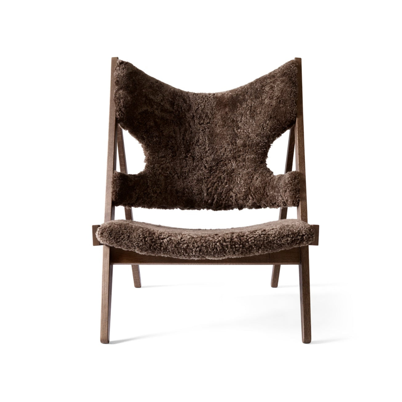 Fotel KNITTING tmavohnedá ovčia koža s tmavým dubovým podstavcom