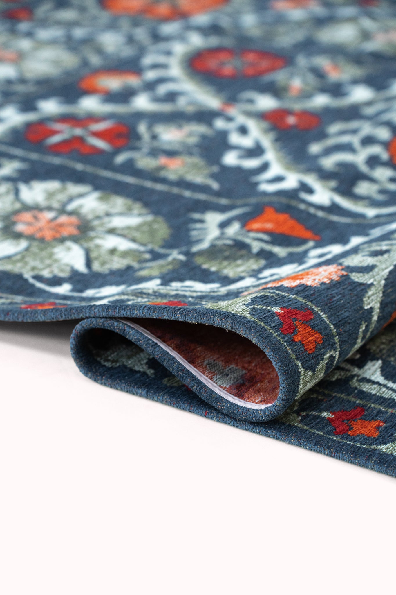 Koberec SUZANI NORDIC modrý so sivou a oranžovou