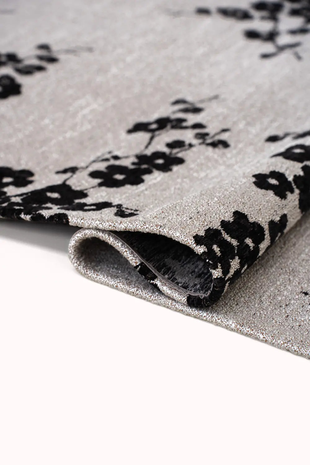 Okrúhly koberec SAKURA biely s čiernym