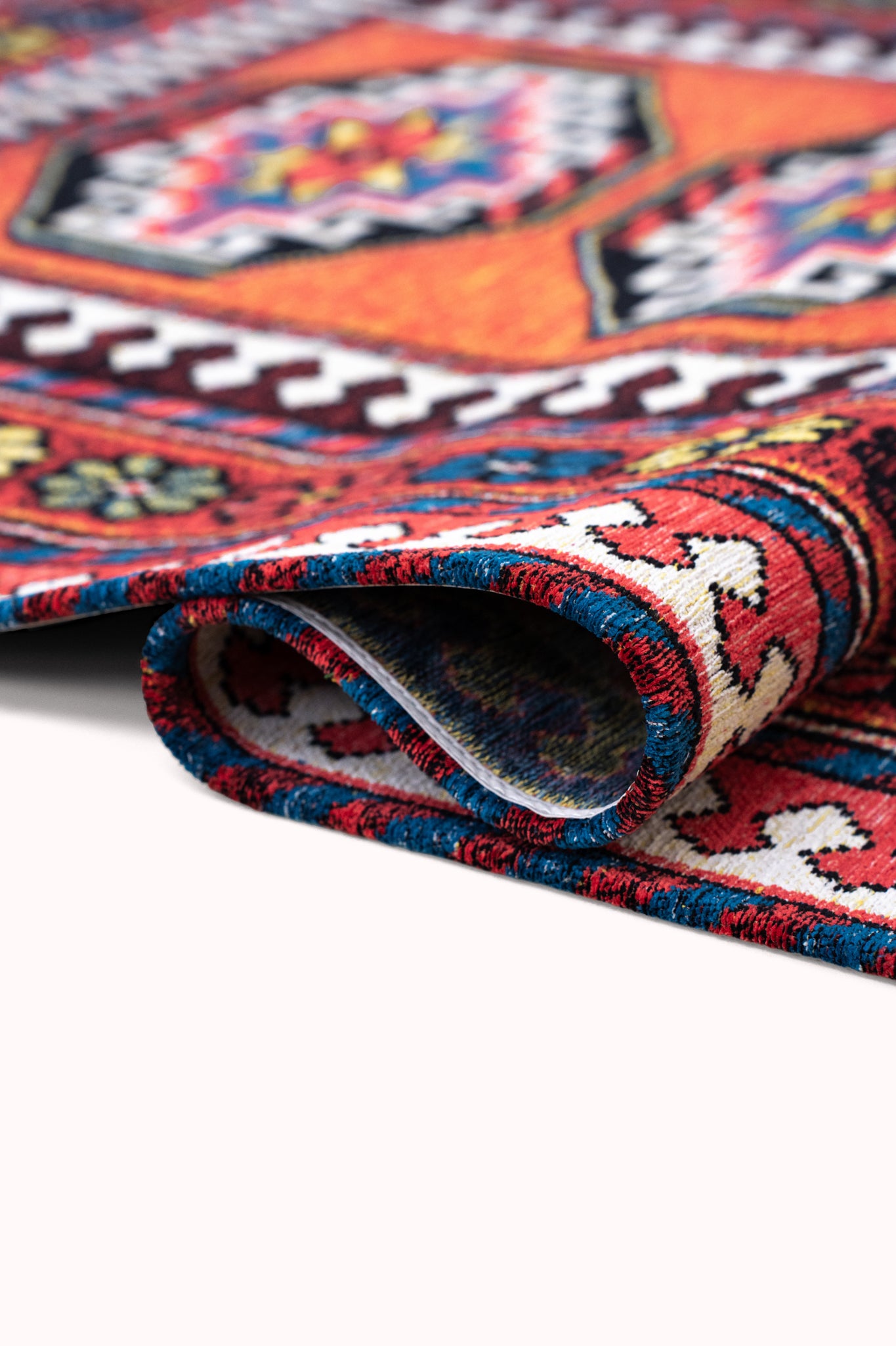 ANTALIA RED MIX rug red