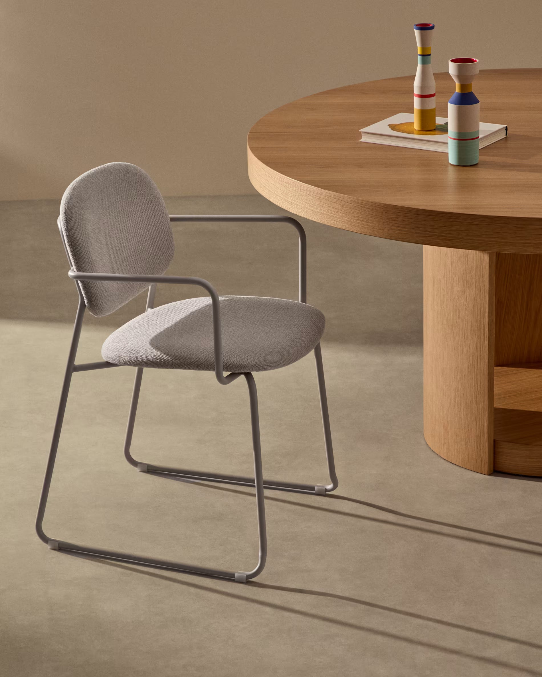 Kreslo s podrúčkami MELI šedobéžové