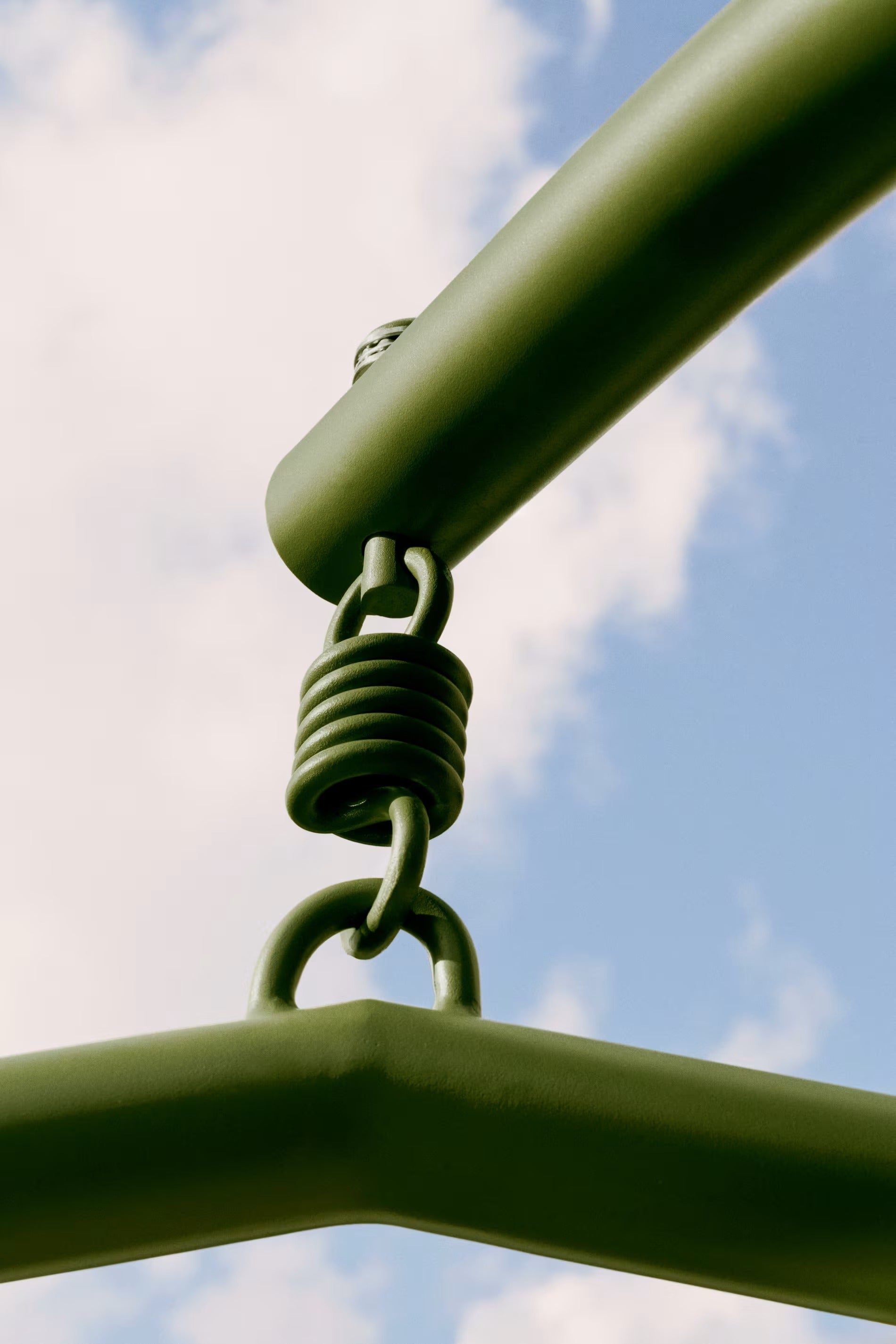 Suspended Saliga Green armchair