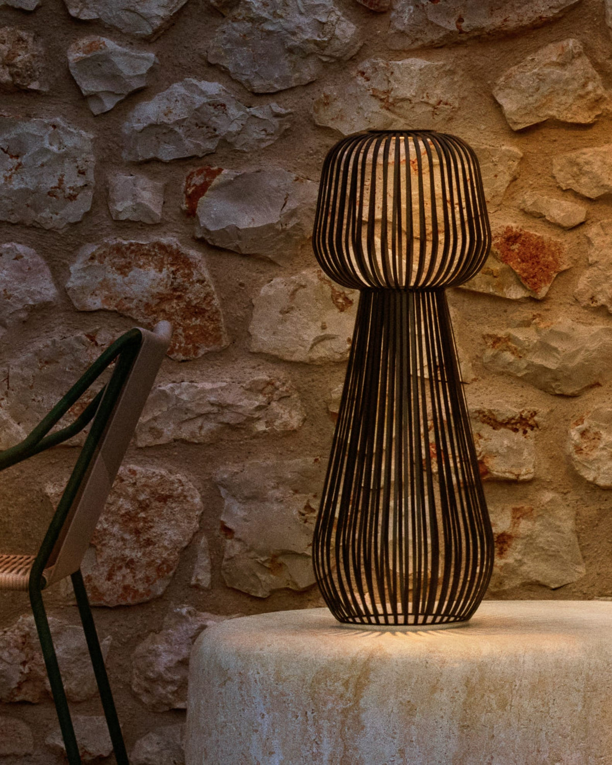 Lampa podłogowa ogrodowa solarna REIBA zielony metal – ujęcie 2