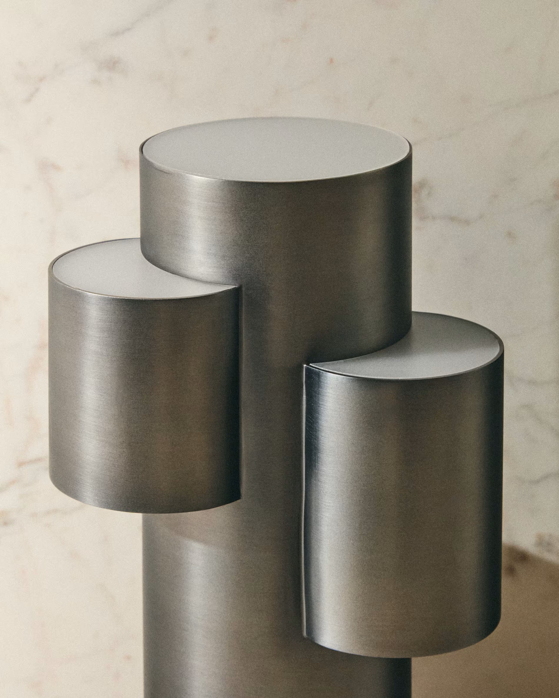 Prenosná lampa ADRINA tmavosivá brúsený kov