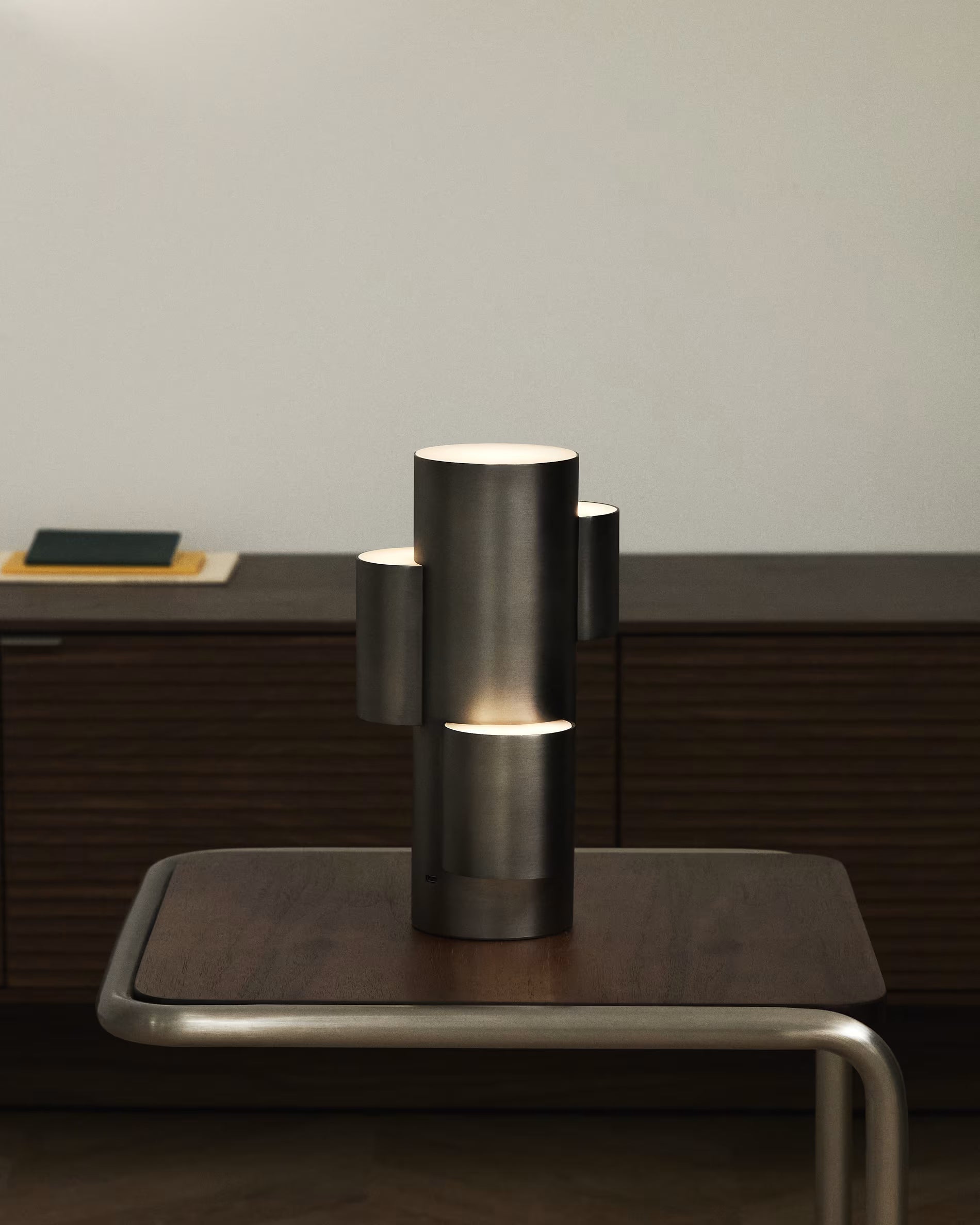 Prenosná lampa ADRINA tmavosivá brúsený kov