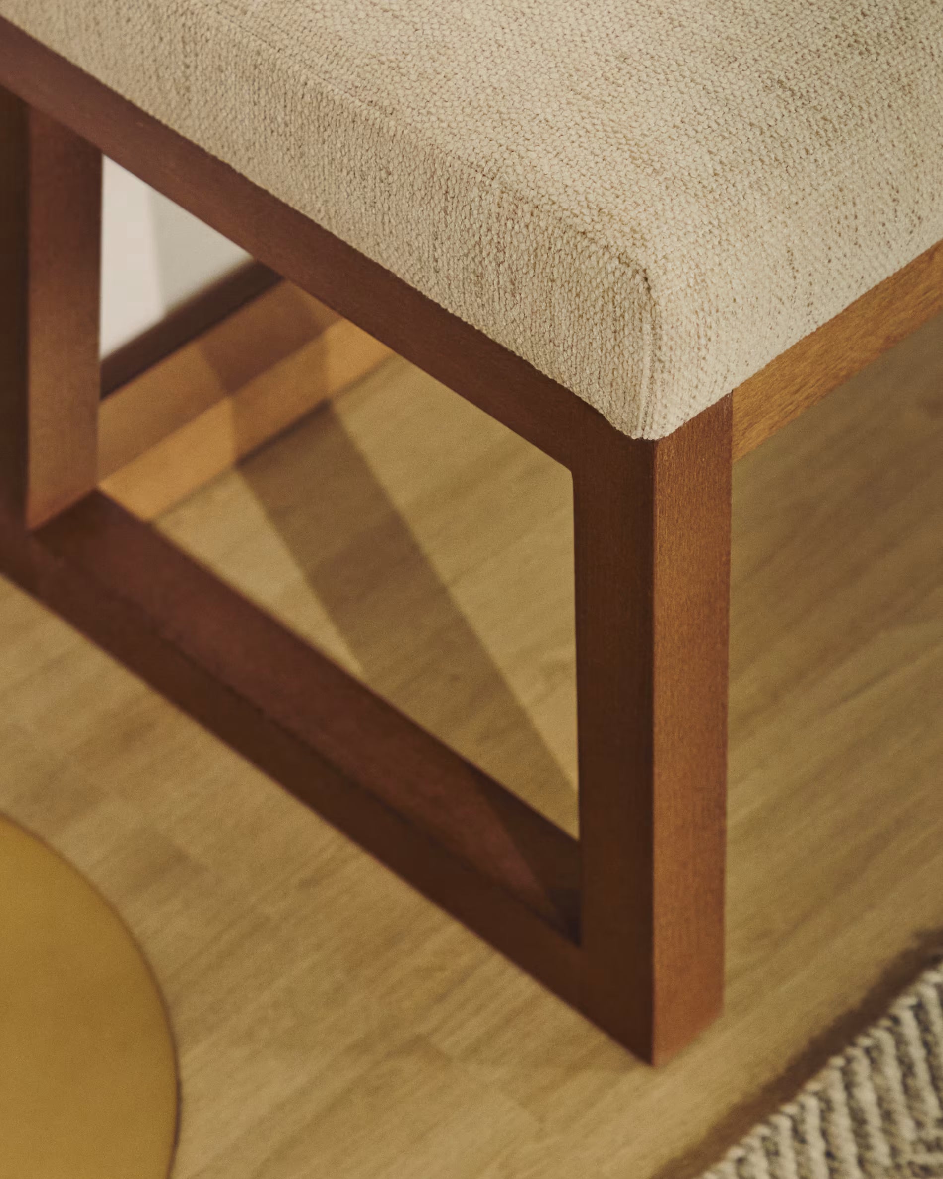 LOYA bench beige chenille with dark brown beech base