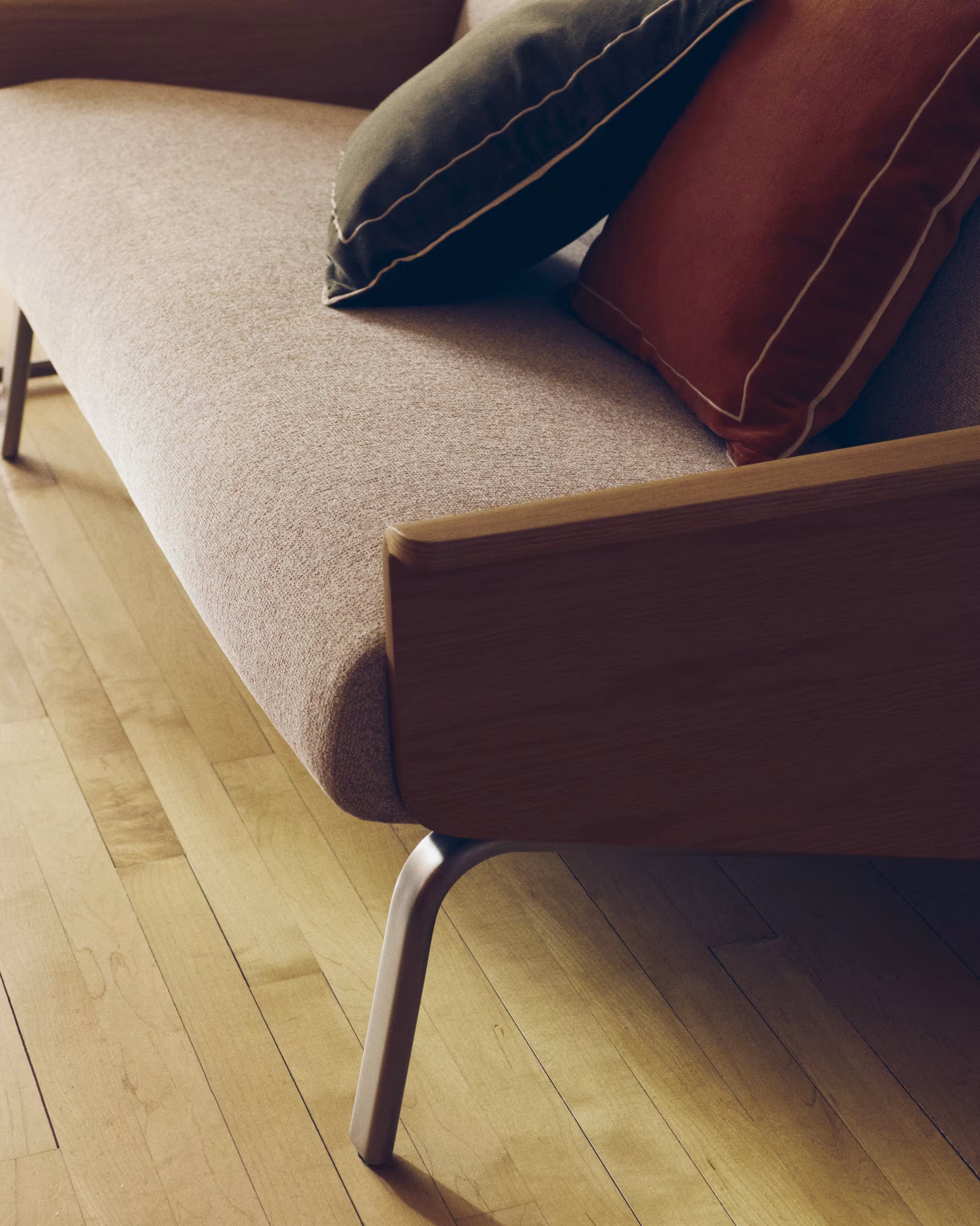 2-seater Sofa AMSEN beige with oak plywood and steel base