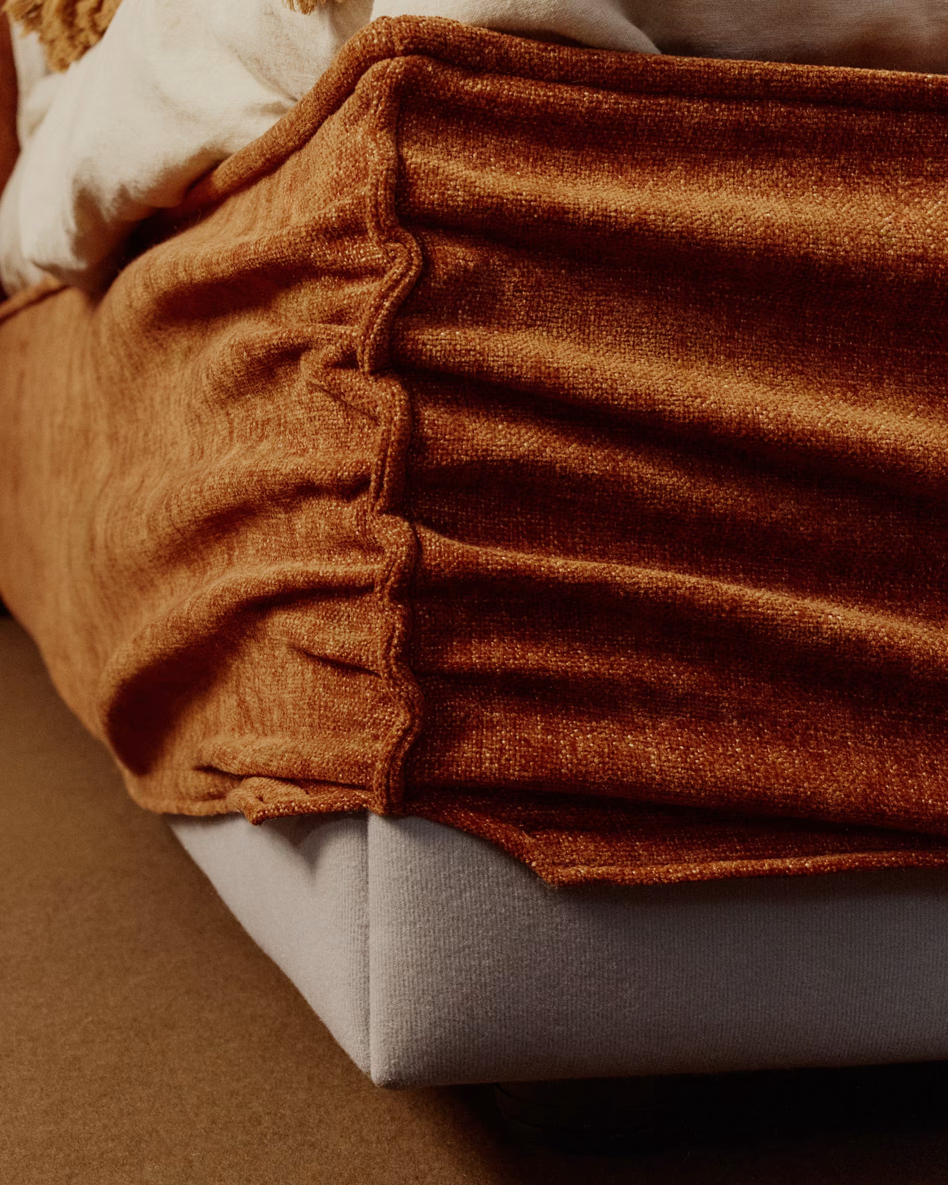 Posteľ s úložným priestorom ARVIAN tehlový šenil