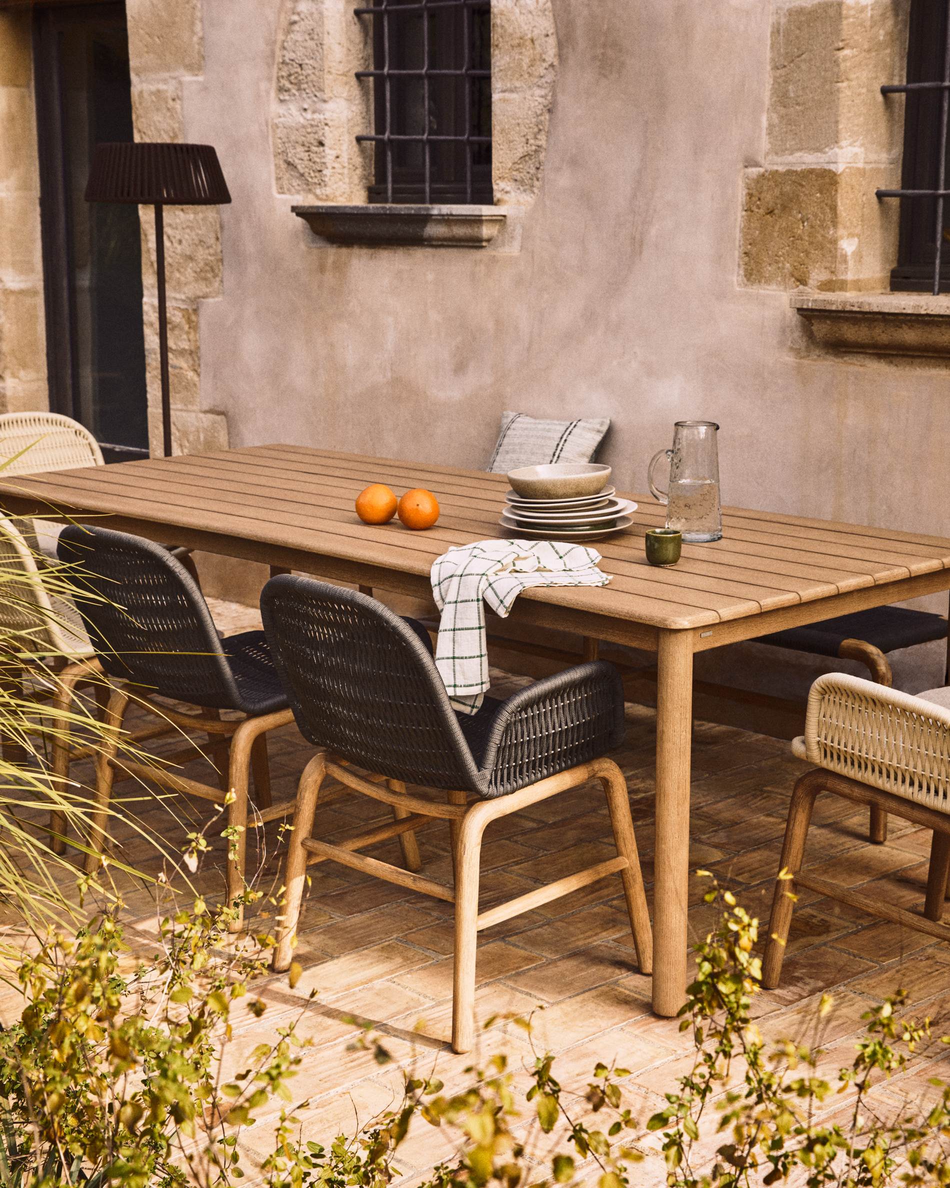 Záhradná stolička s opierkami ALIPA tmavosivá