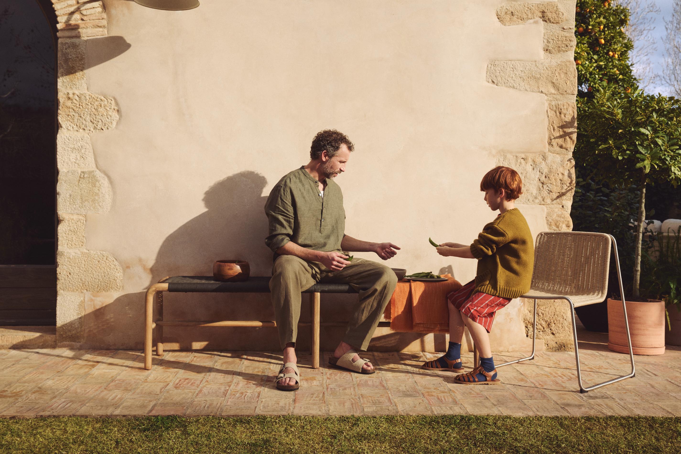 Záhradná stolička TAVARI béžová so železnou základňou