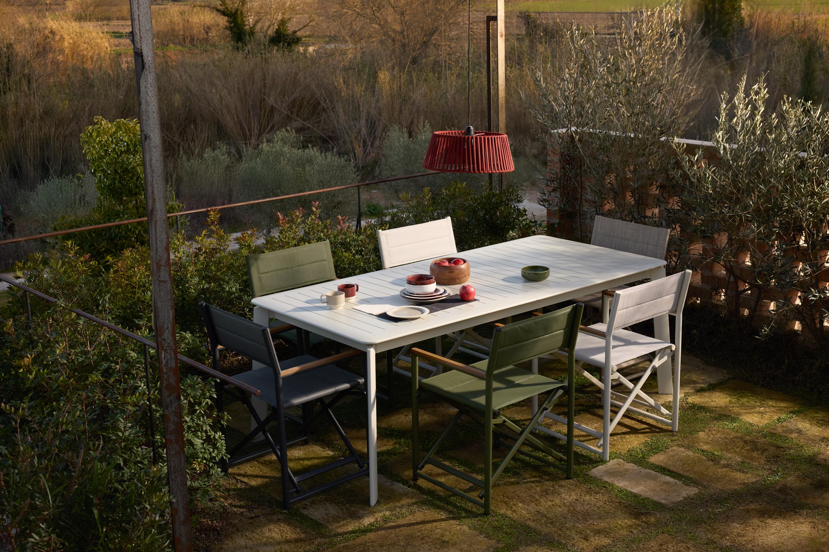 TISNO taupe folding garden chair