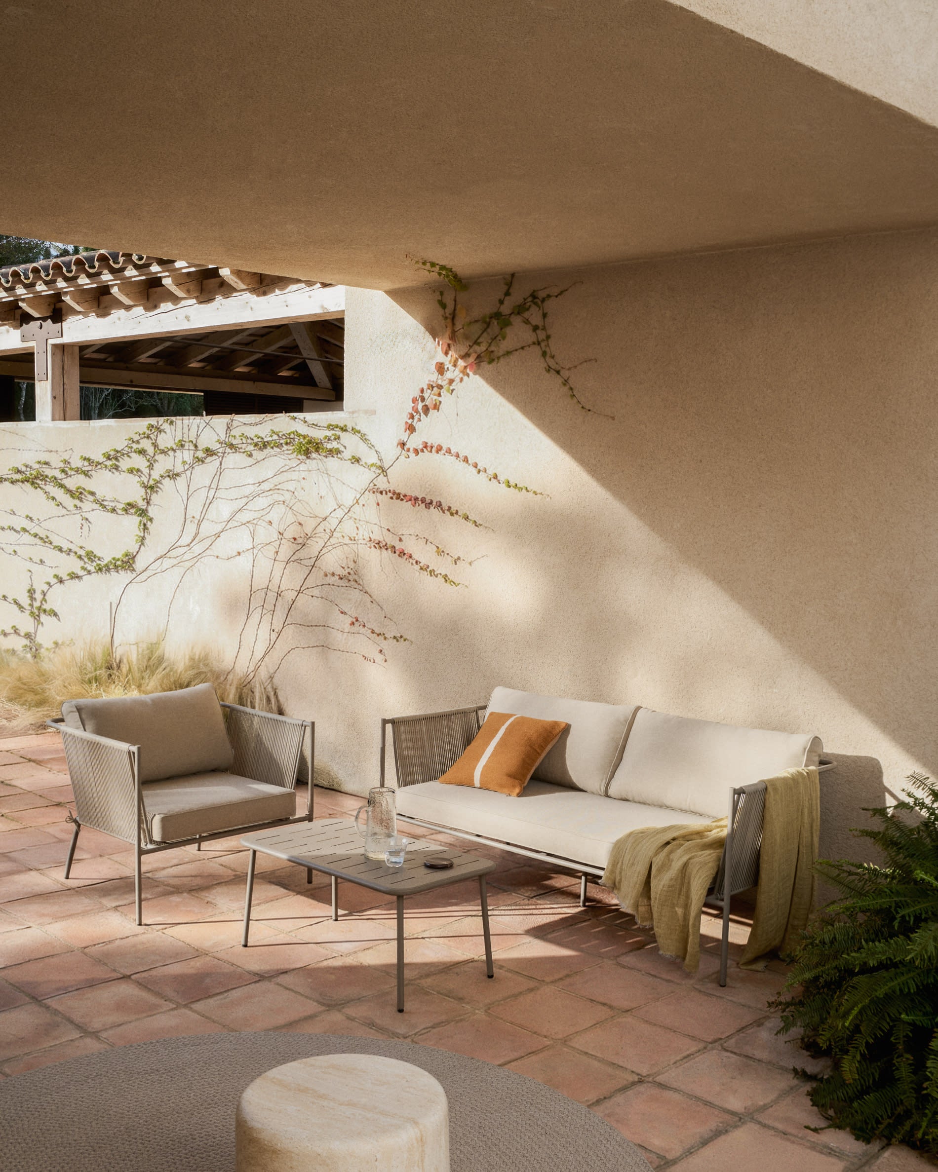 ZIVIA taupe garden table