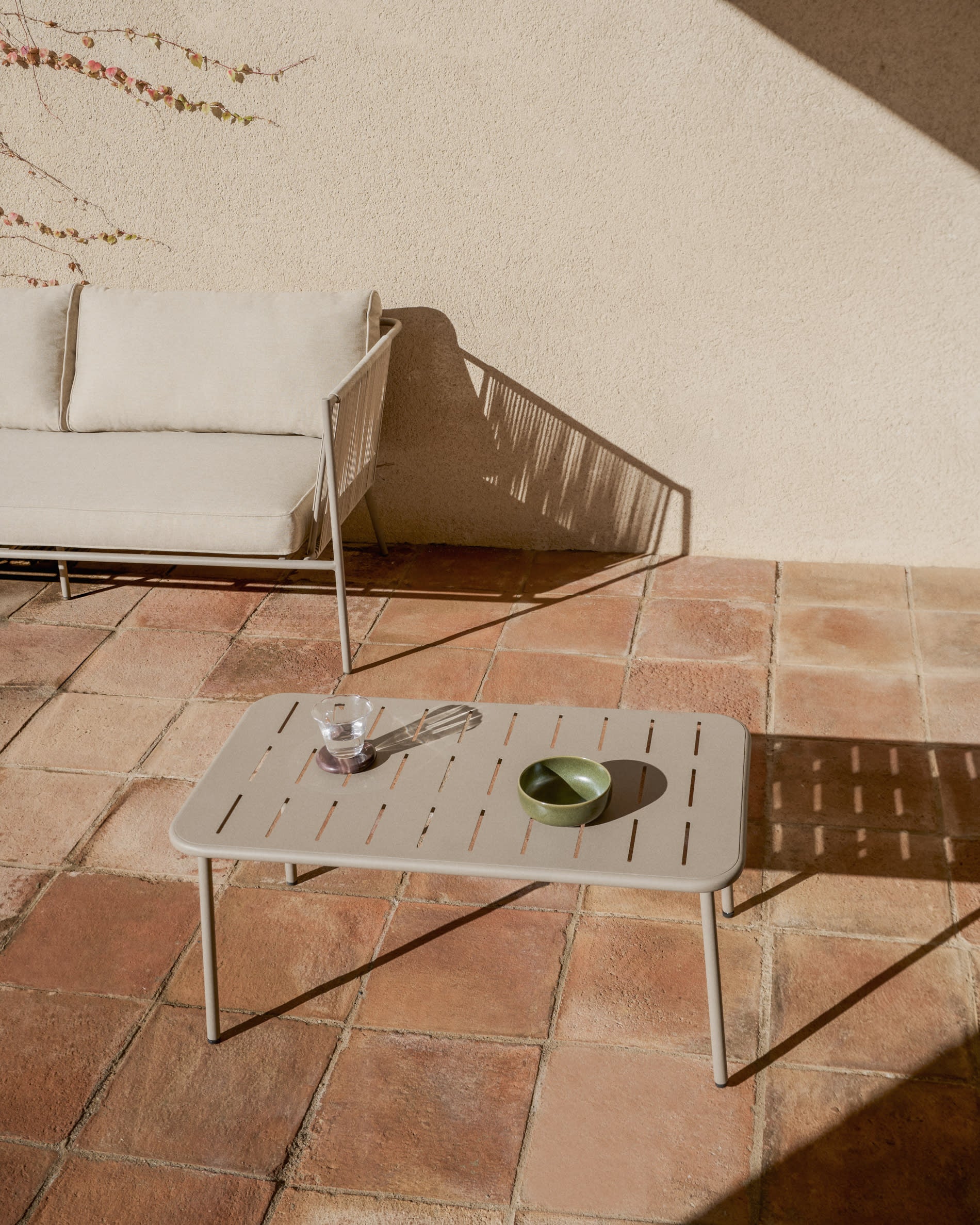 ZIVIA taupe garden table