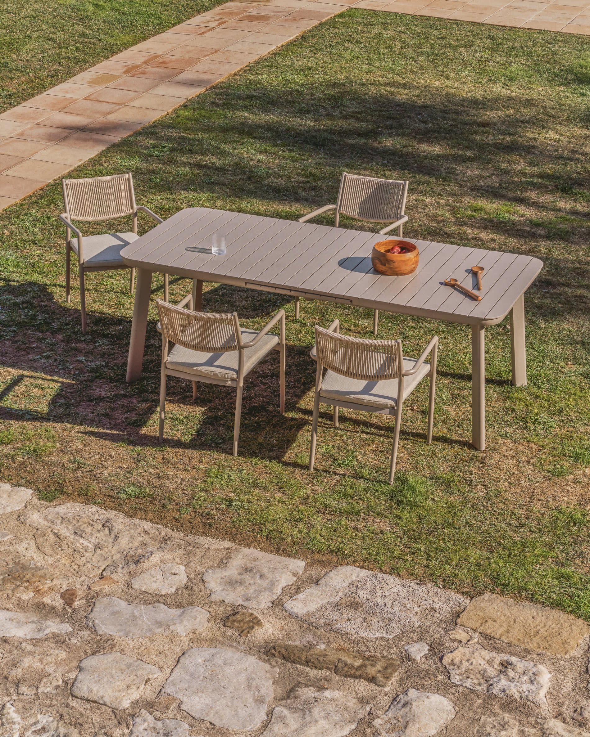 Záhradná stolička ARGASI šedobéžová