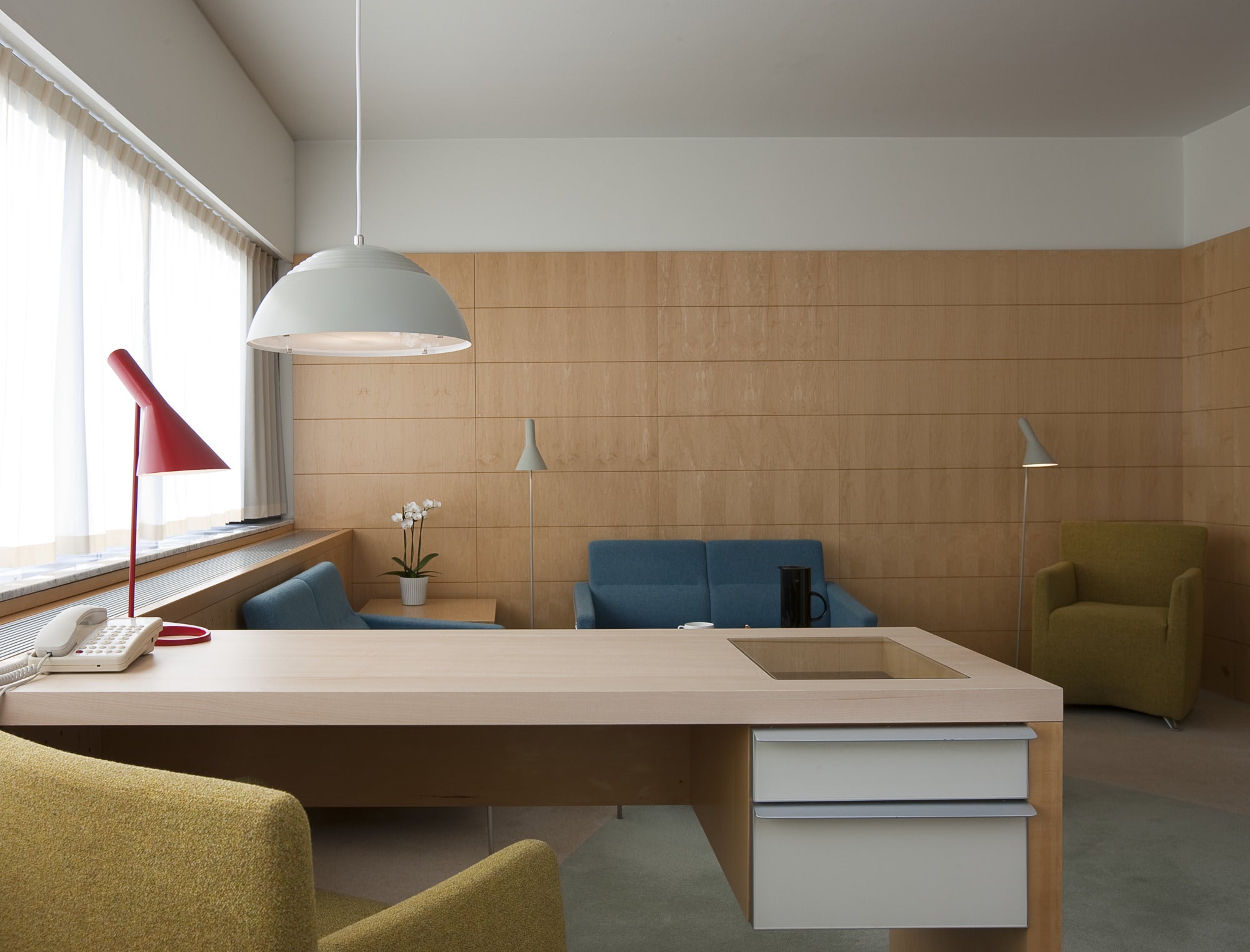 Závesná lampa AJ ROYAL biela