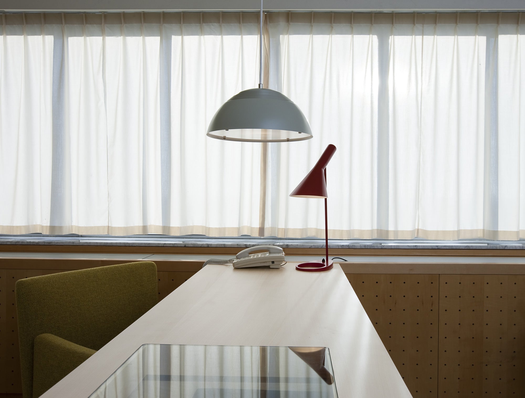 Závesná lampa AJ ROYAL biela