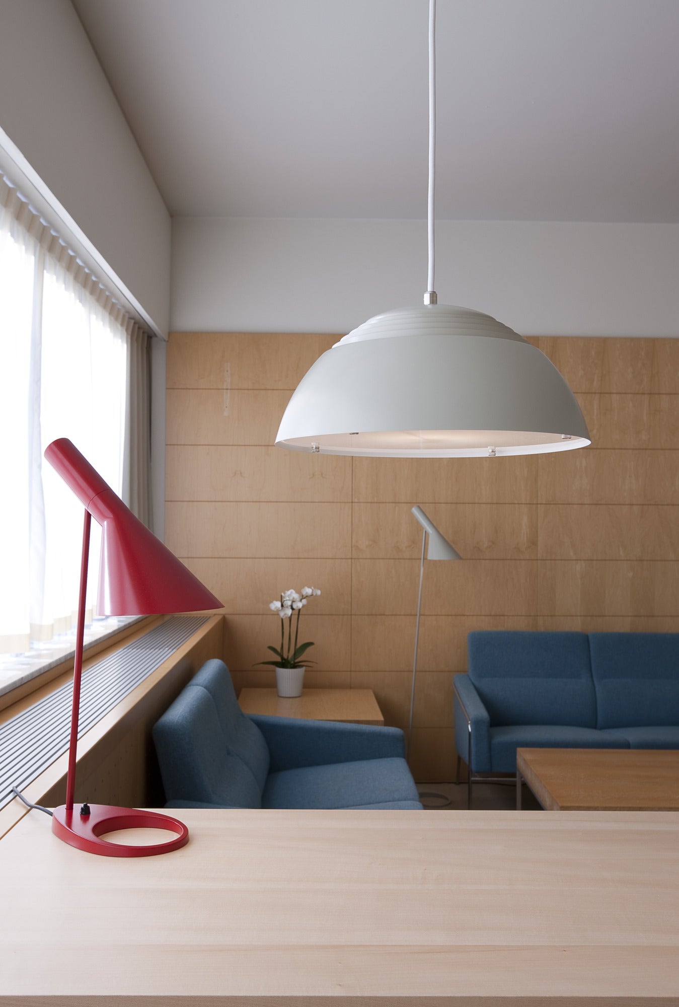 Závesná lampa AJ ROYAL biela