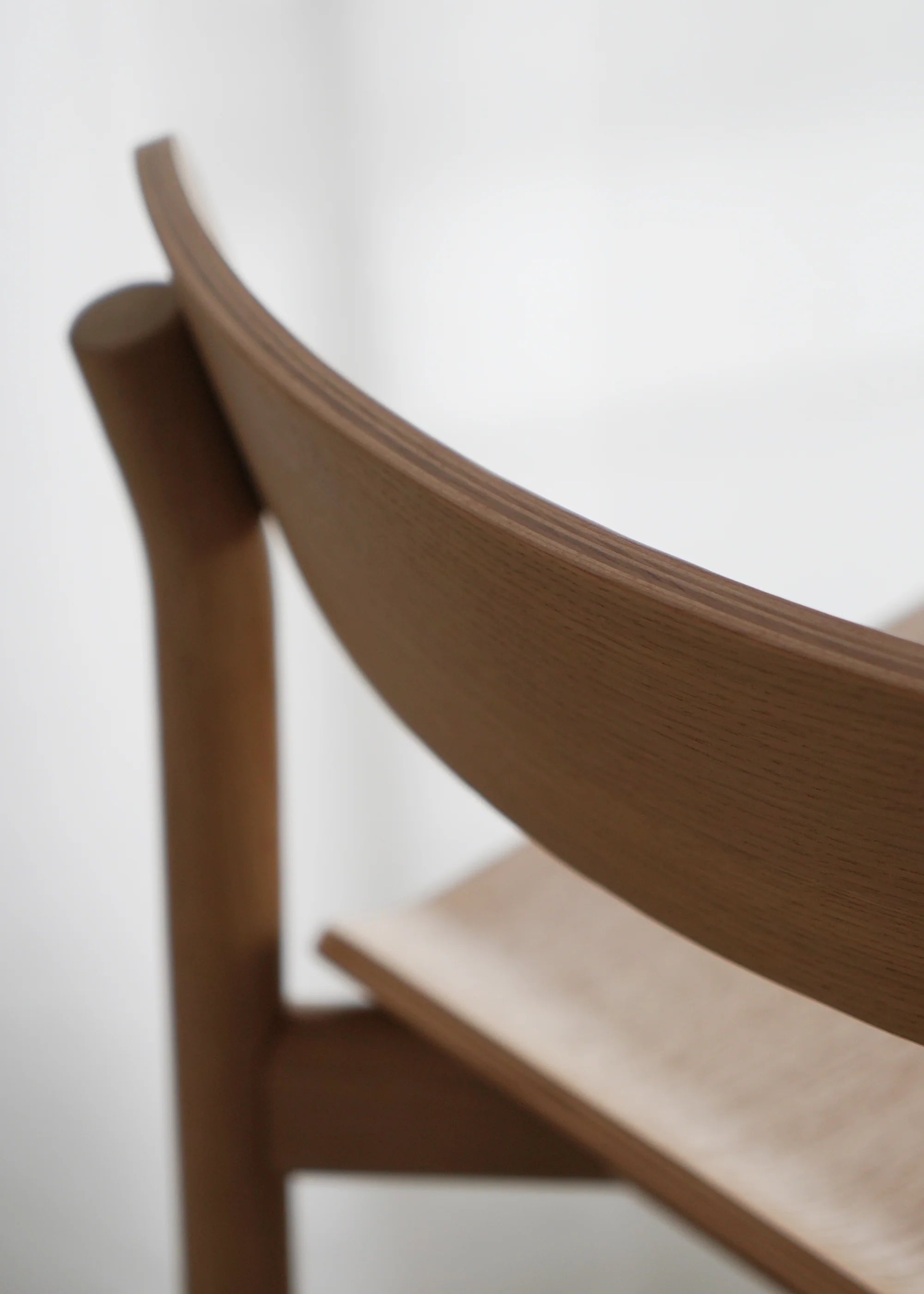 Hoker ARCHE z dubového dreva