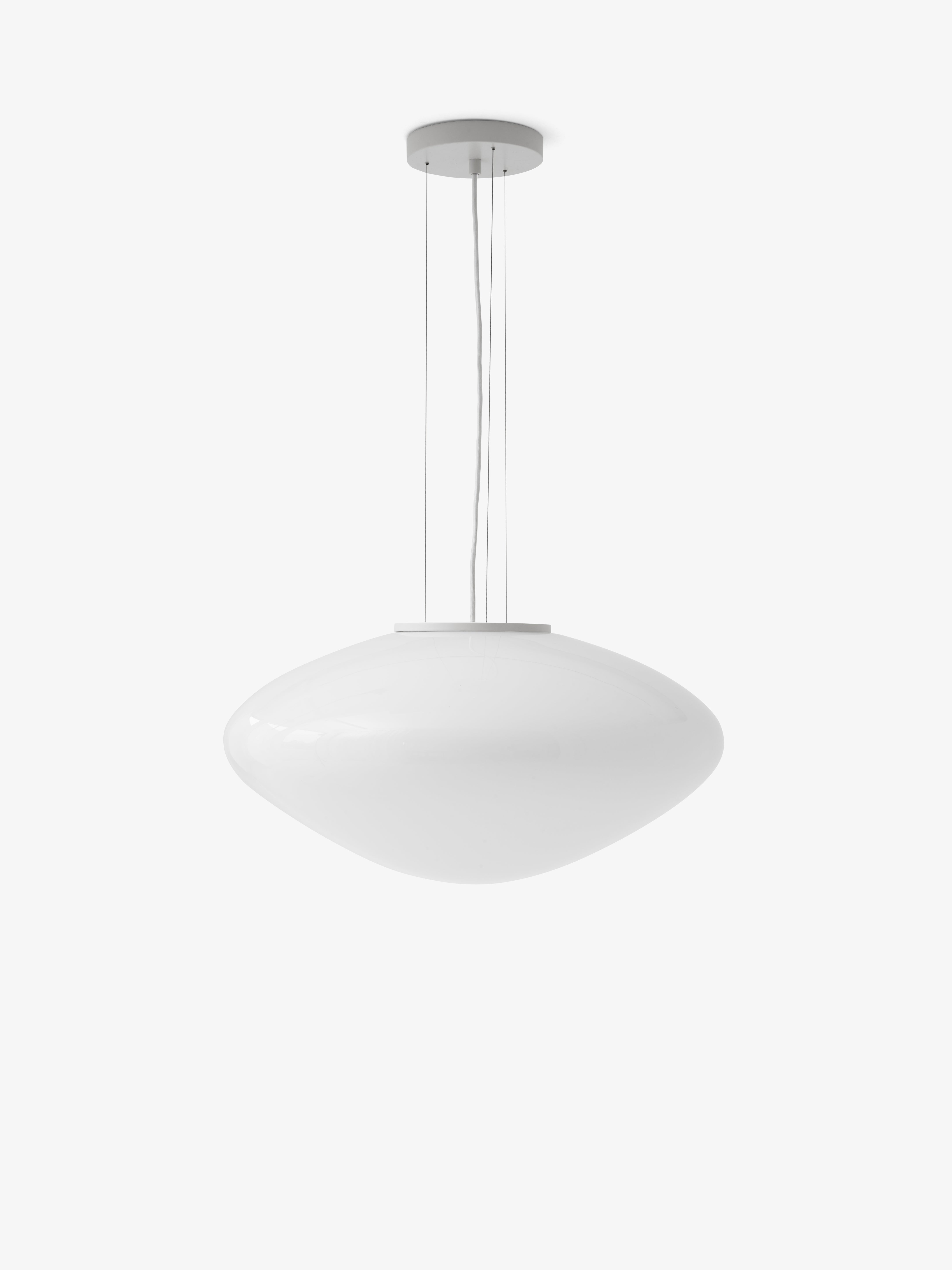 Závesná lampa MIST s opálovým tienidlom
