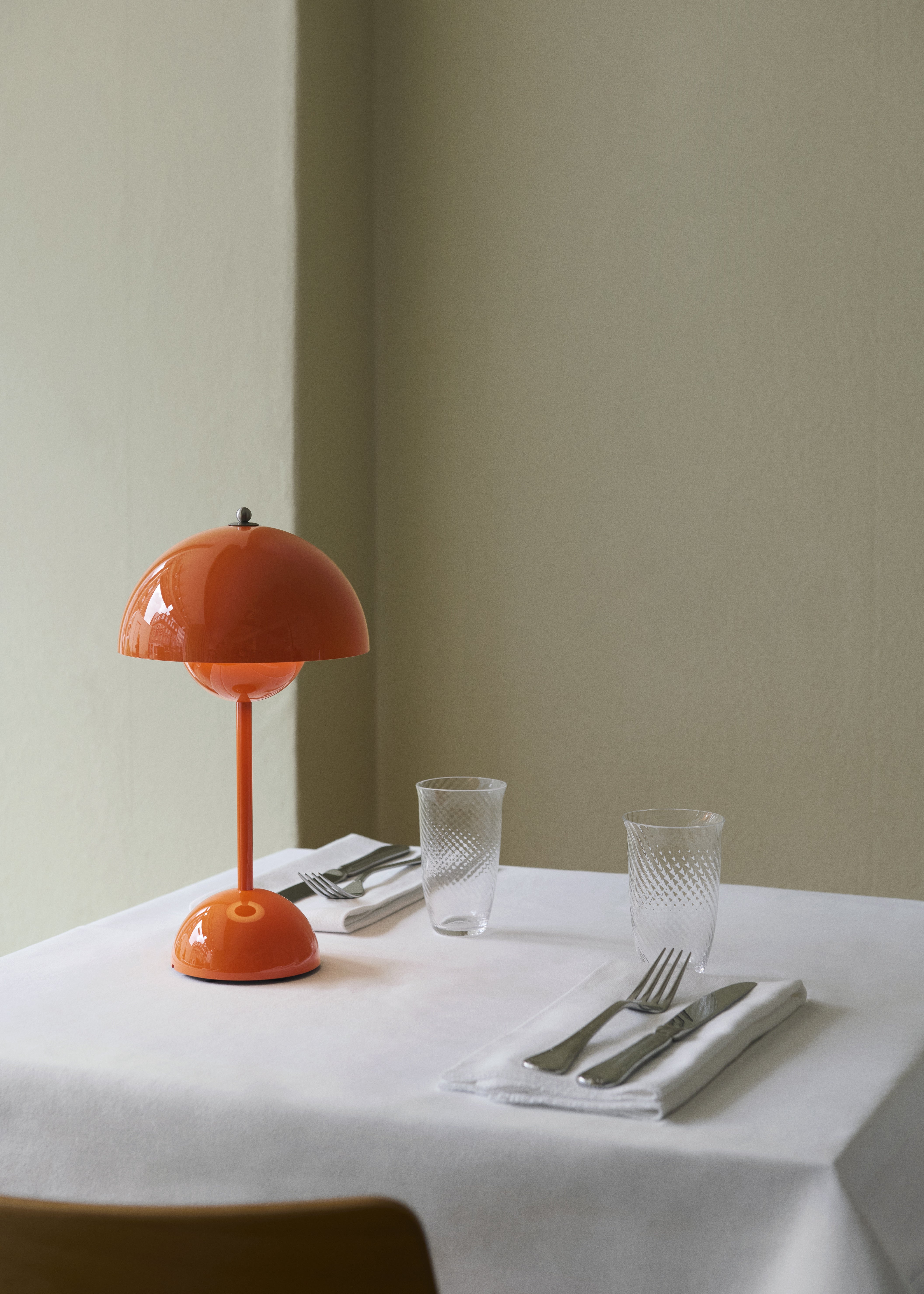 Prenosná lampa FLOWERPOT VP9 oranžová