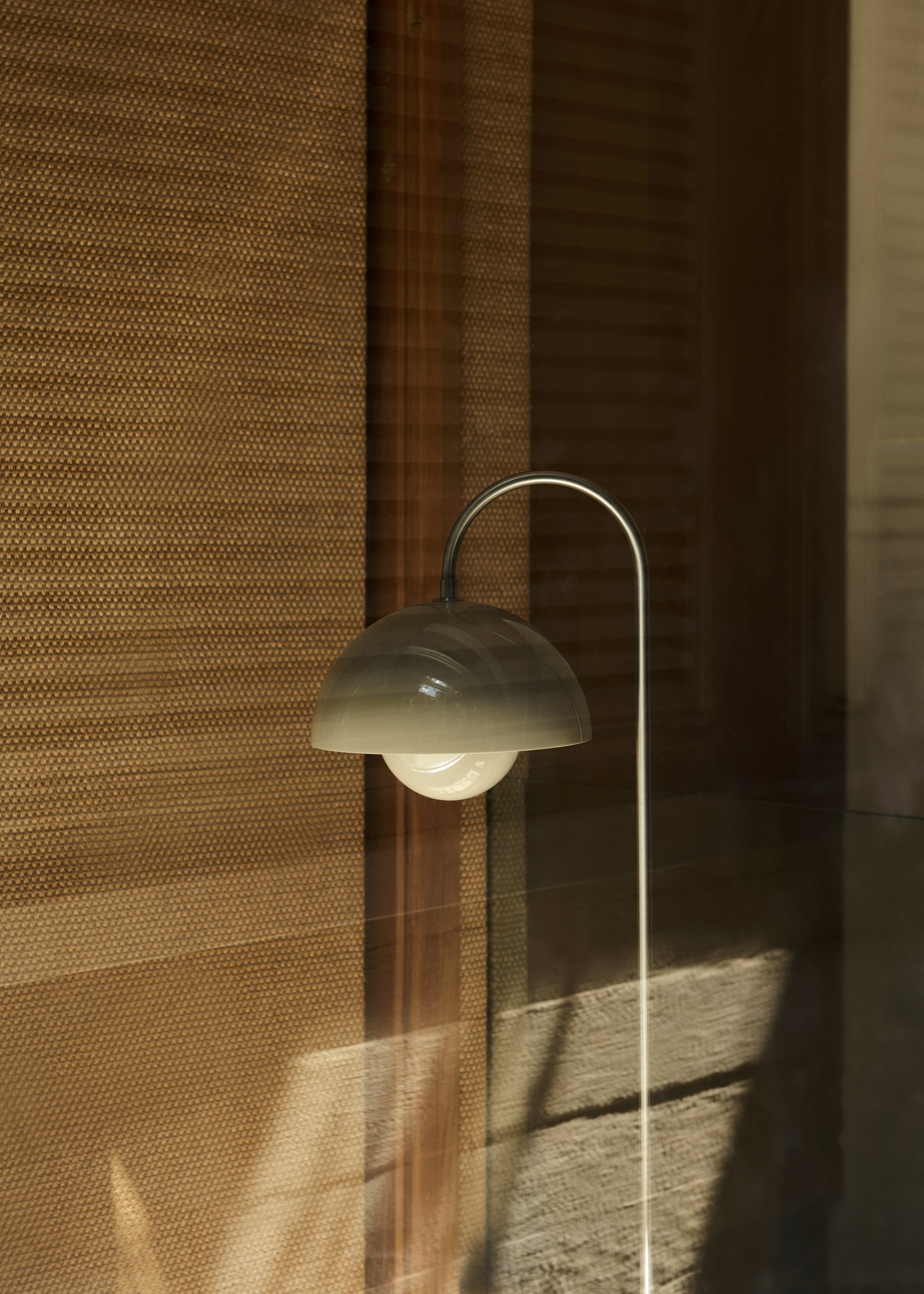 Lampa podlahová FLOWERPOT VP12 horčicová
