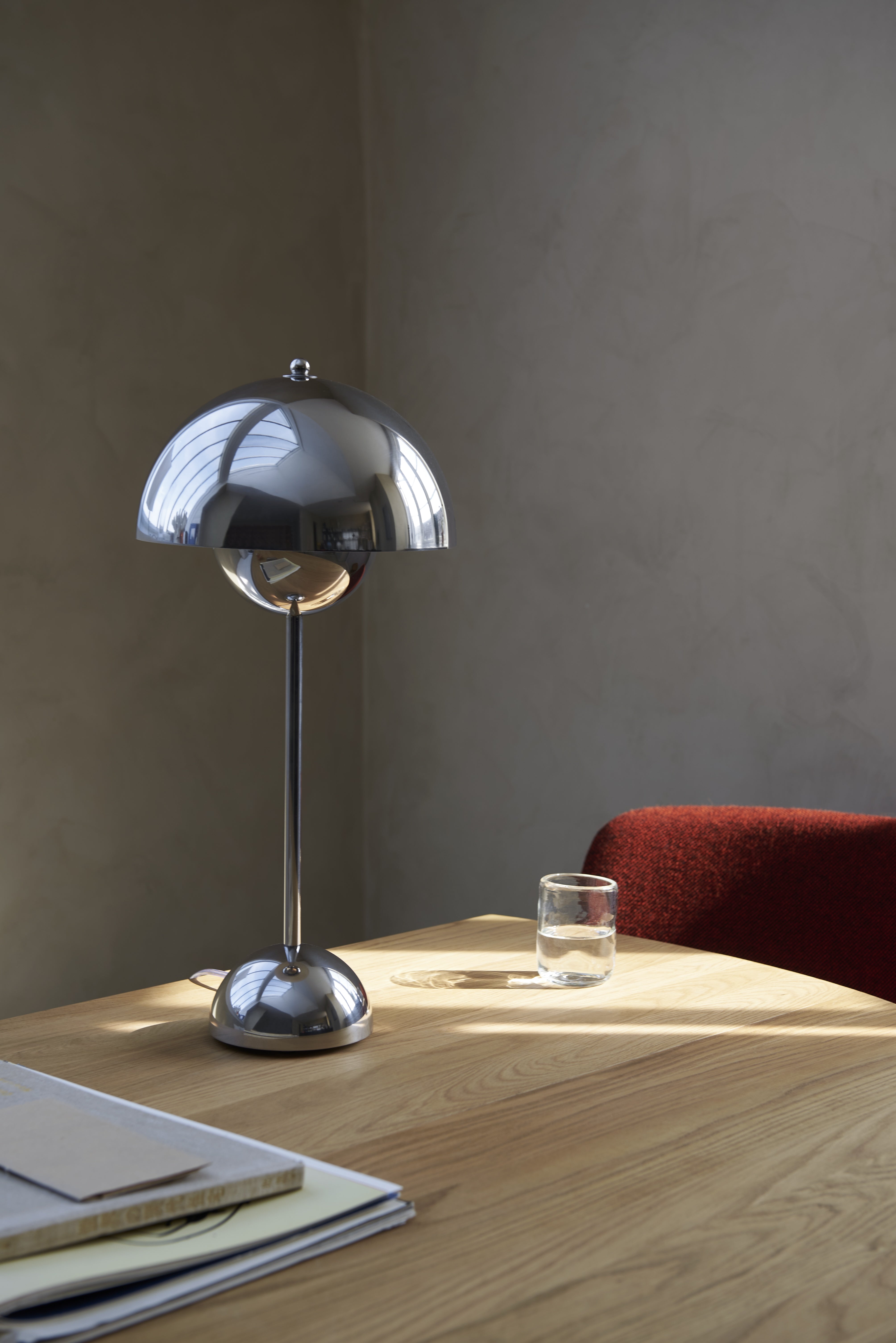 Lampa stolná FLOWERPOT VP3 mosadzná