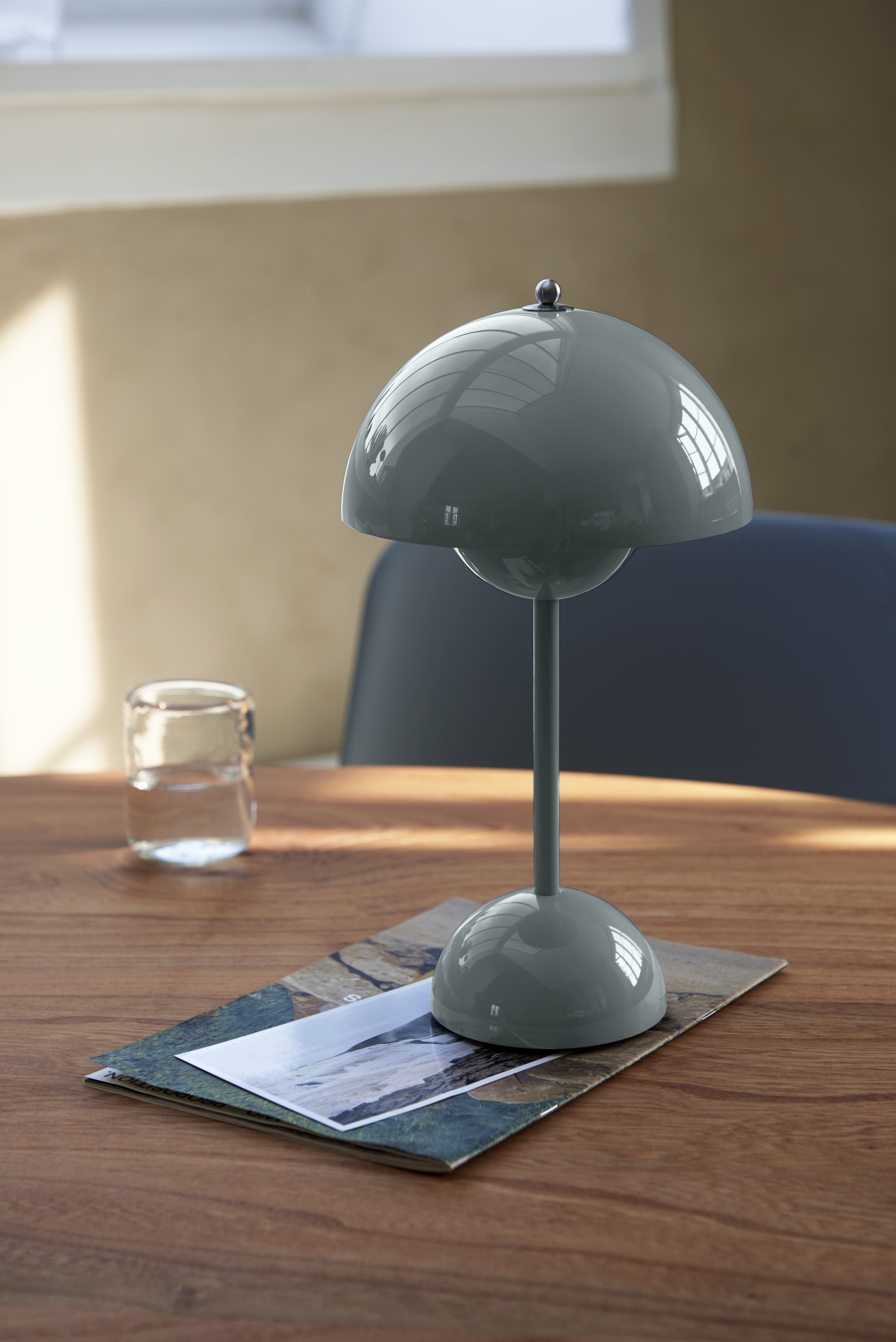 Prenosná lampa FLOWERPOT VP9 šedomodrá