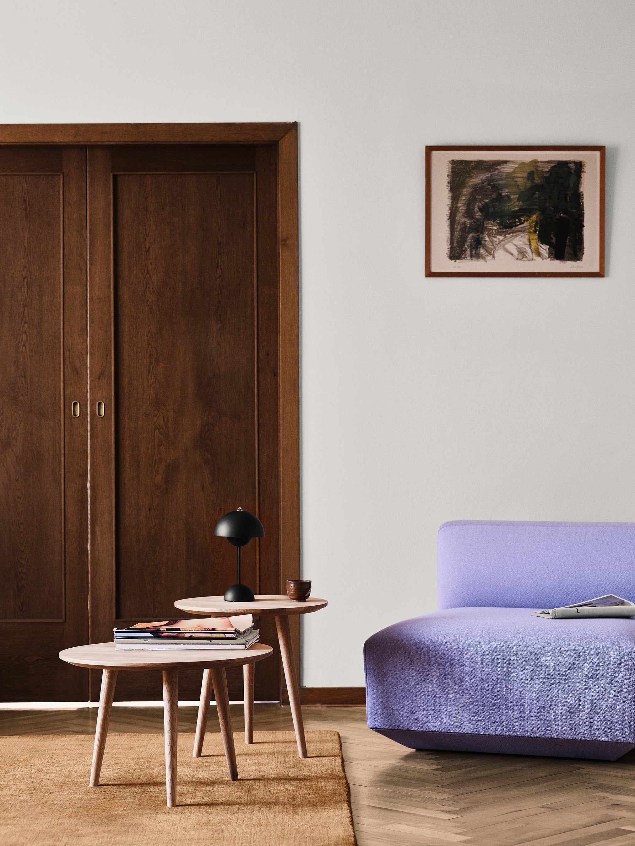 Bočný stolík IN BETWEEN dymený olejovaný dub