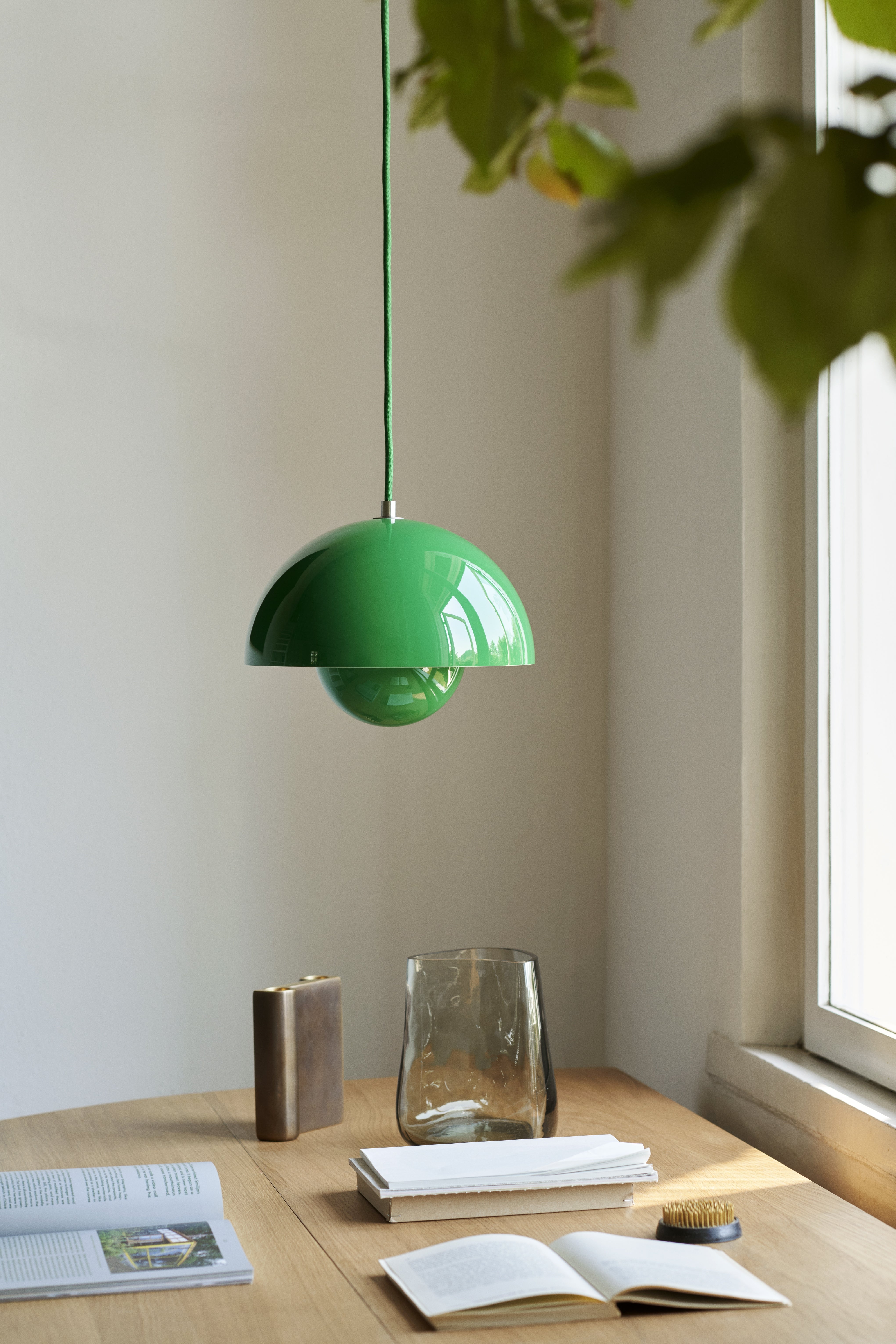 Lampa visiacá FLOWERPOT intenzívna zelená